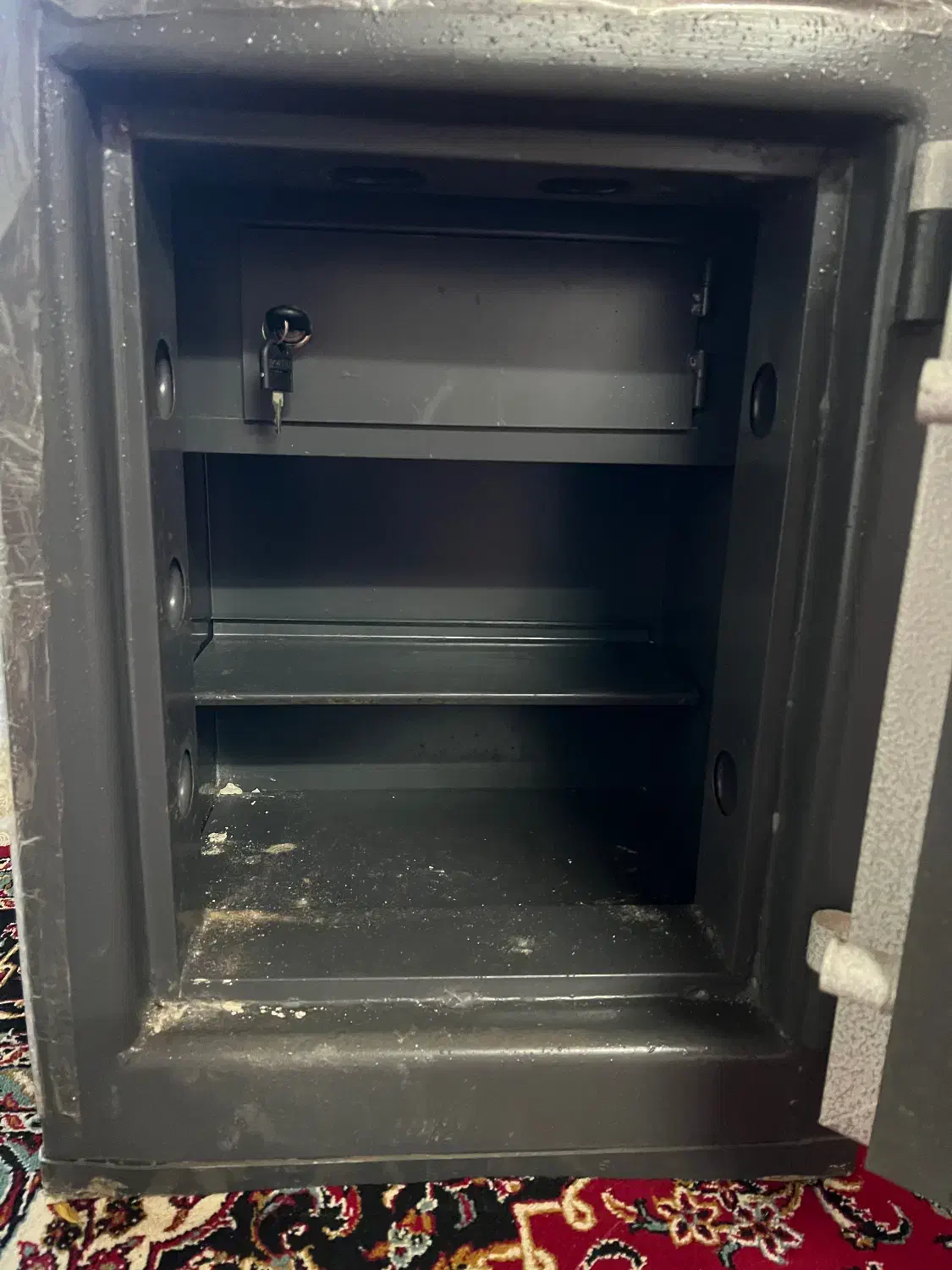 گاو صندوق سه طبقه  دو قفله از بیرون|ابزارآلات|املش, |دیوار