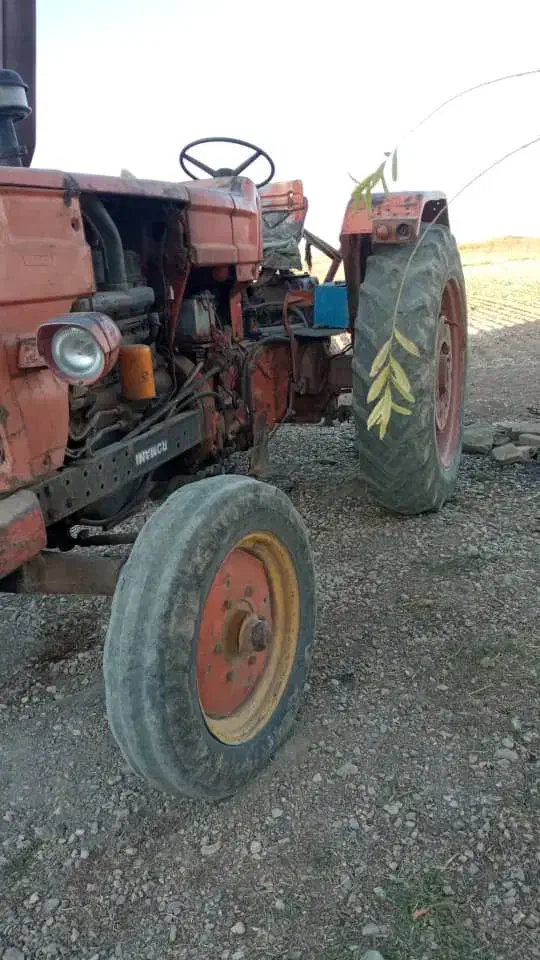 تراکتور سالم مدل ۱۳۶۱|خودرو سنگین|لالجین, |دیوار