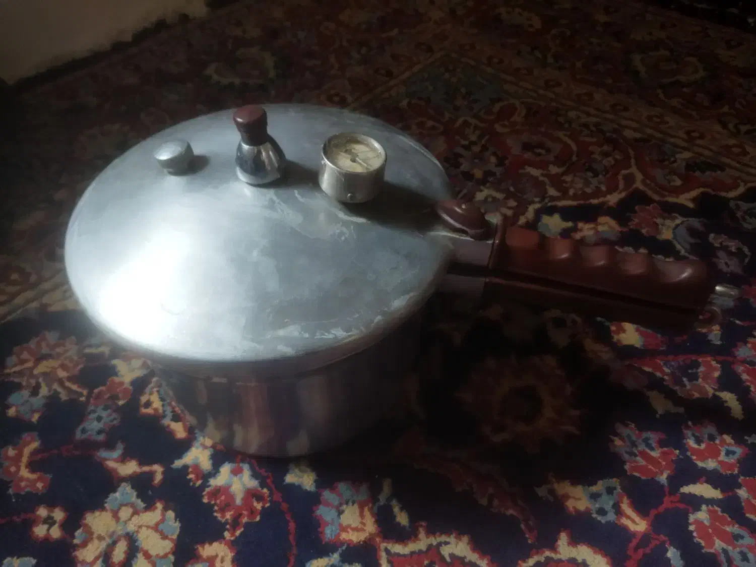 زود پز|ظروف پختوپز|خوی, |دیوار