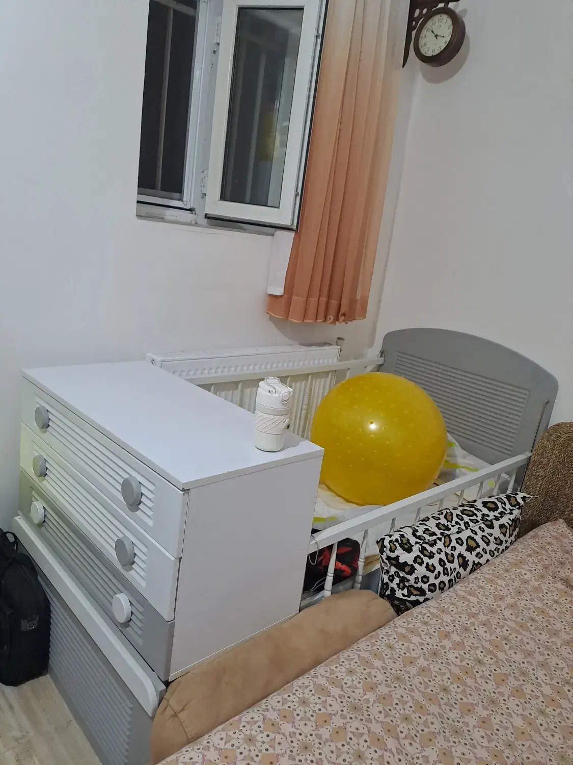 تخت وکمد نوزادنوجوان|تخت و سرویس خواب|مهاباد (آذربایجان غربی), |دیوار