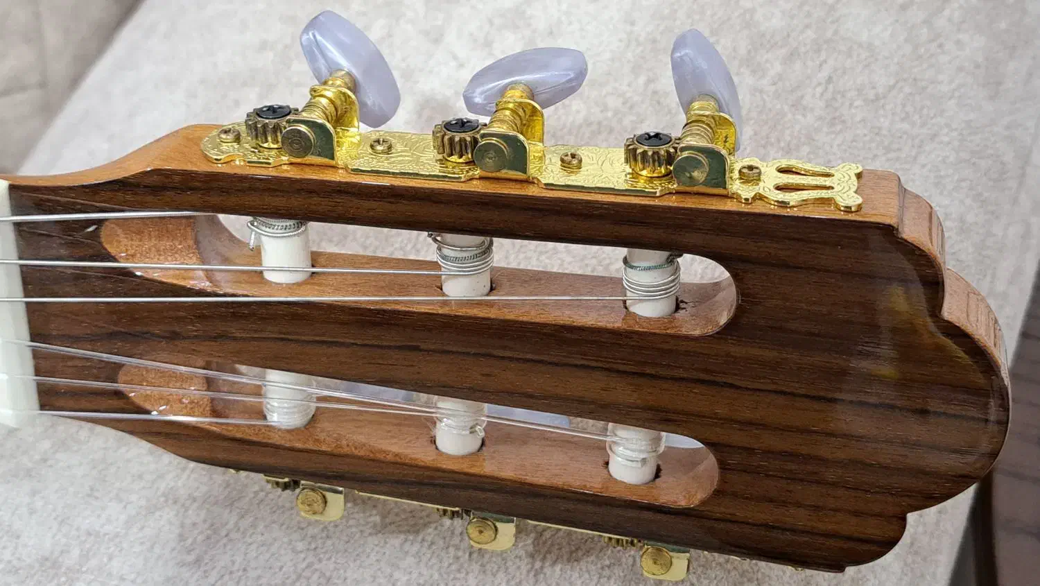 گیتار کلاسیک Aria AK-30 ژاپنی|گیتار، بیس، امپلیفایر|قائم‌شهر, |دیوار