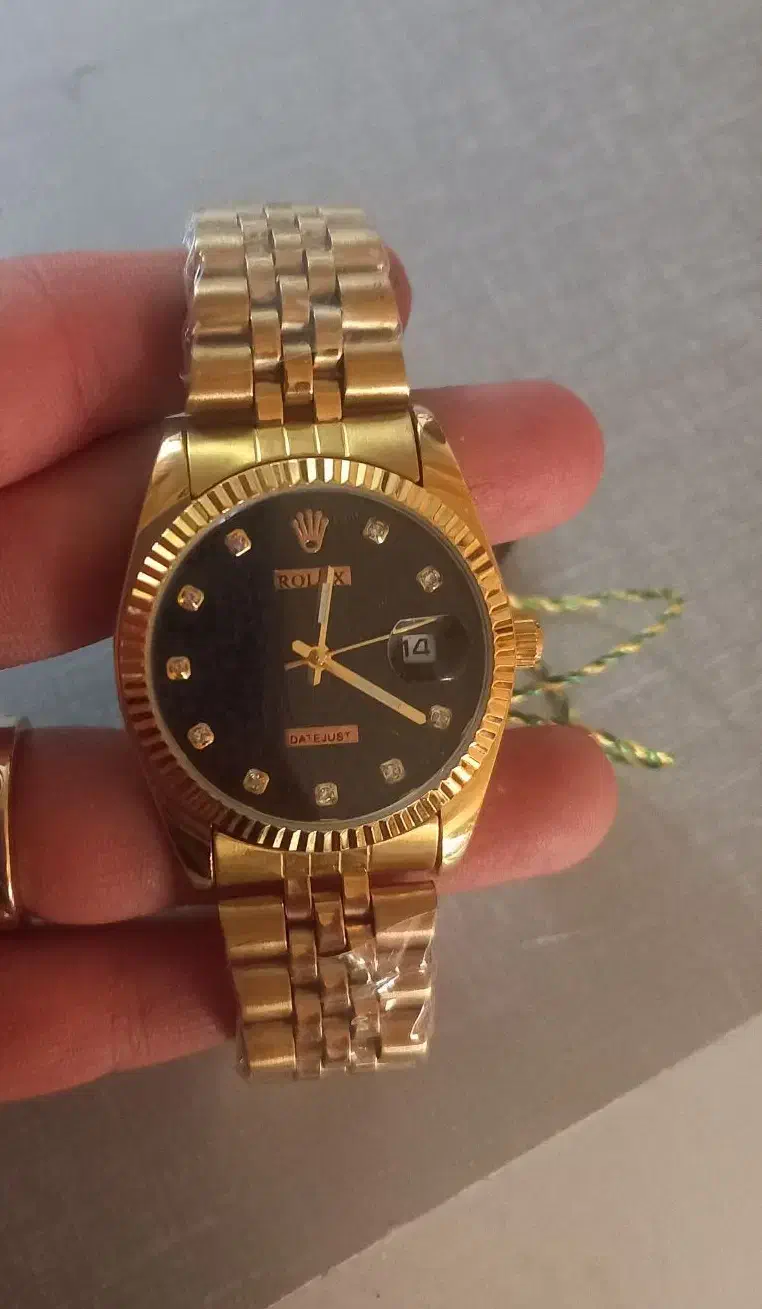 ساعت مچی|ساعت|اصفهان, کوی ولی عصر|دیوار