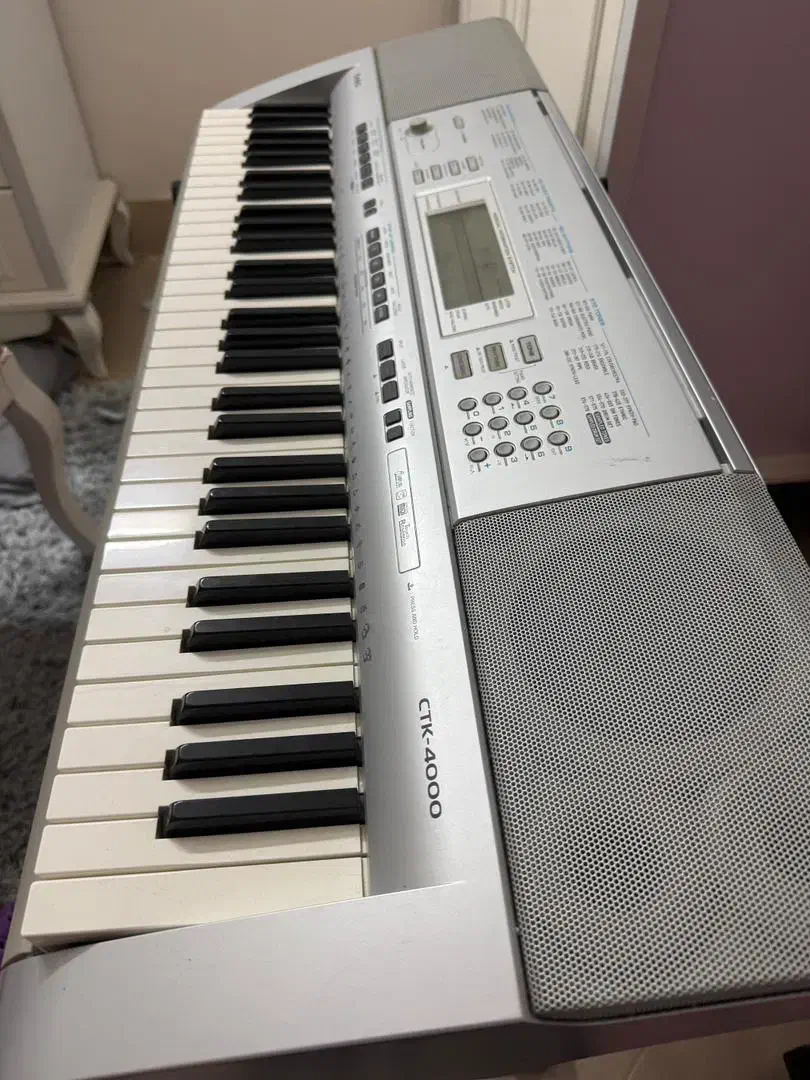 کیبورد،کاسیو ۴۰۰۰|پیانو، کیبورد، آکاردئون|بروجرد, |دیوار