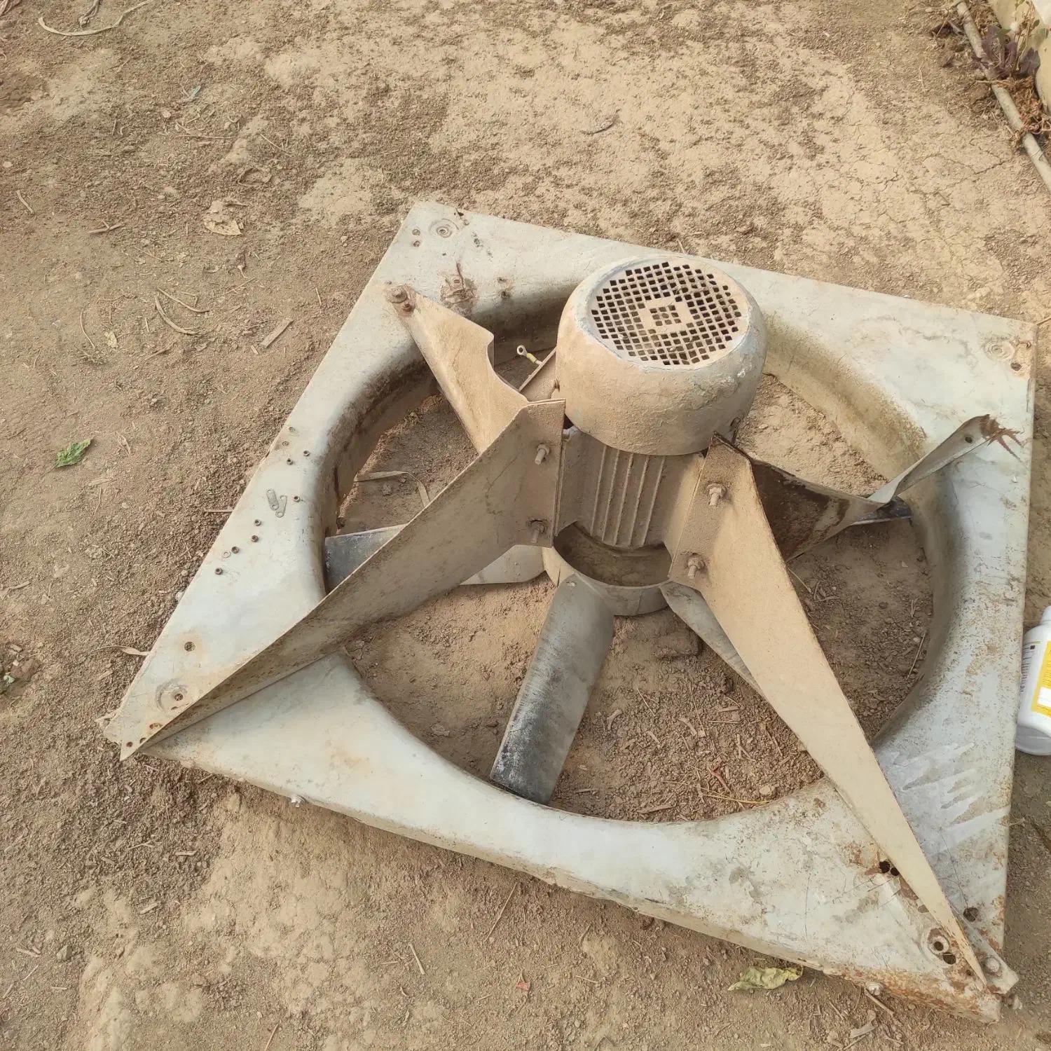 الکترو موتور پنج و نیم کیلوات با پروانه|ماشینآلات صنعتی|بسطام, |دیوار