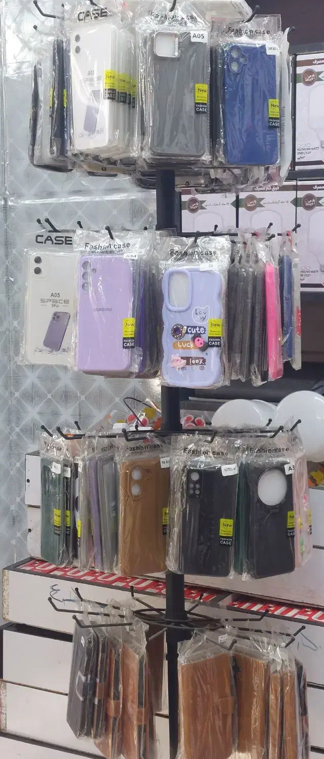 قاب گوشی زیر قیمت خرید به دلیل تعویض کار|لوازم جانبی موبایل و تبلت|باوی, |دیوار