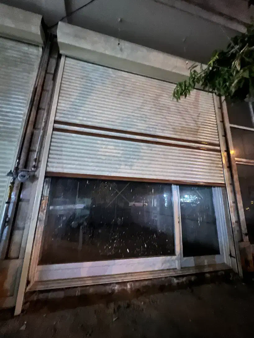 فروش مغازه تجاری واقع در بر خیابان صاحب الزمان|فروش مغازه و غرفه|اهر, |دیوار