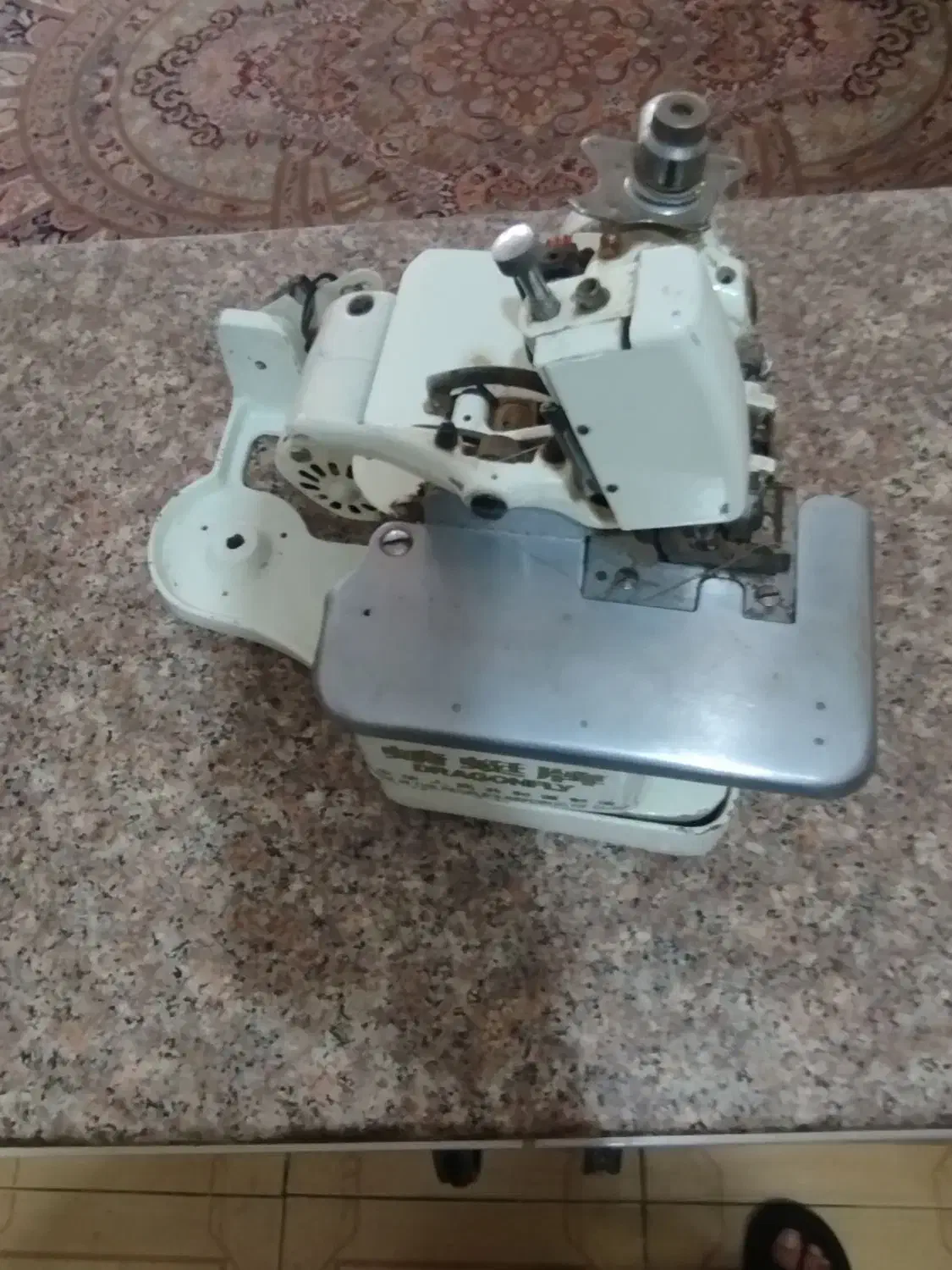 سردوز سه نخ پروانه|چرخ خیاطی و ریسندگی|شیراز, شهرک کوشکک|دیوار