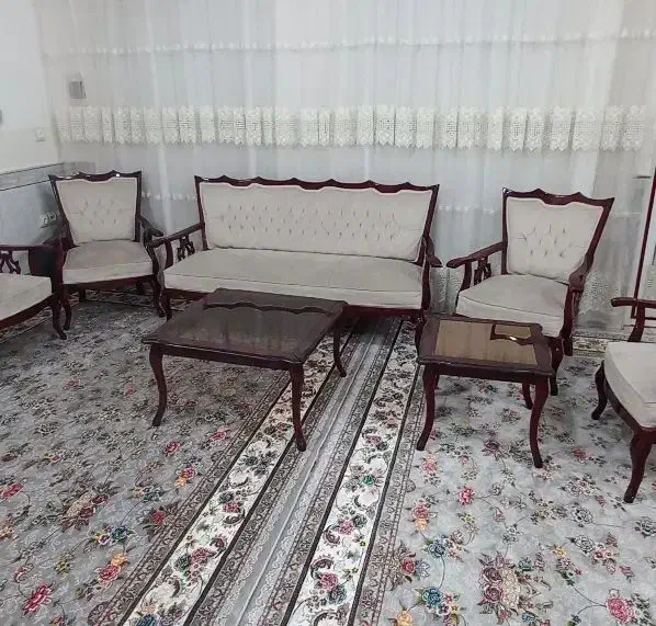 مبل ۷ نفره و میز ناهار خوری ۴ نفره|مبلمان خانگی و میز عسلی|آران و بیدگل, |دیوار