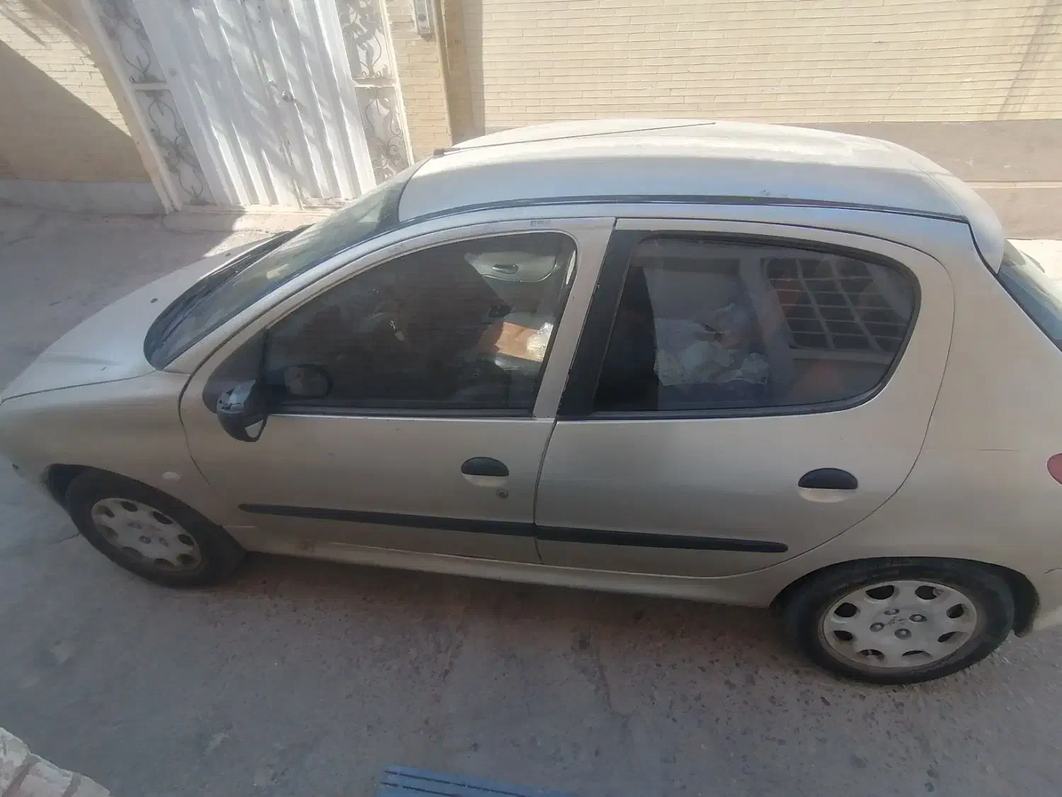 206 رنگ بژ 84|خودرو سواری و وانت|یزد, |دیوار