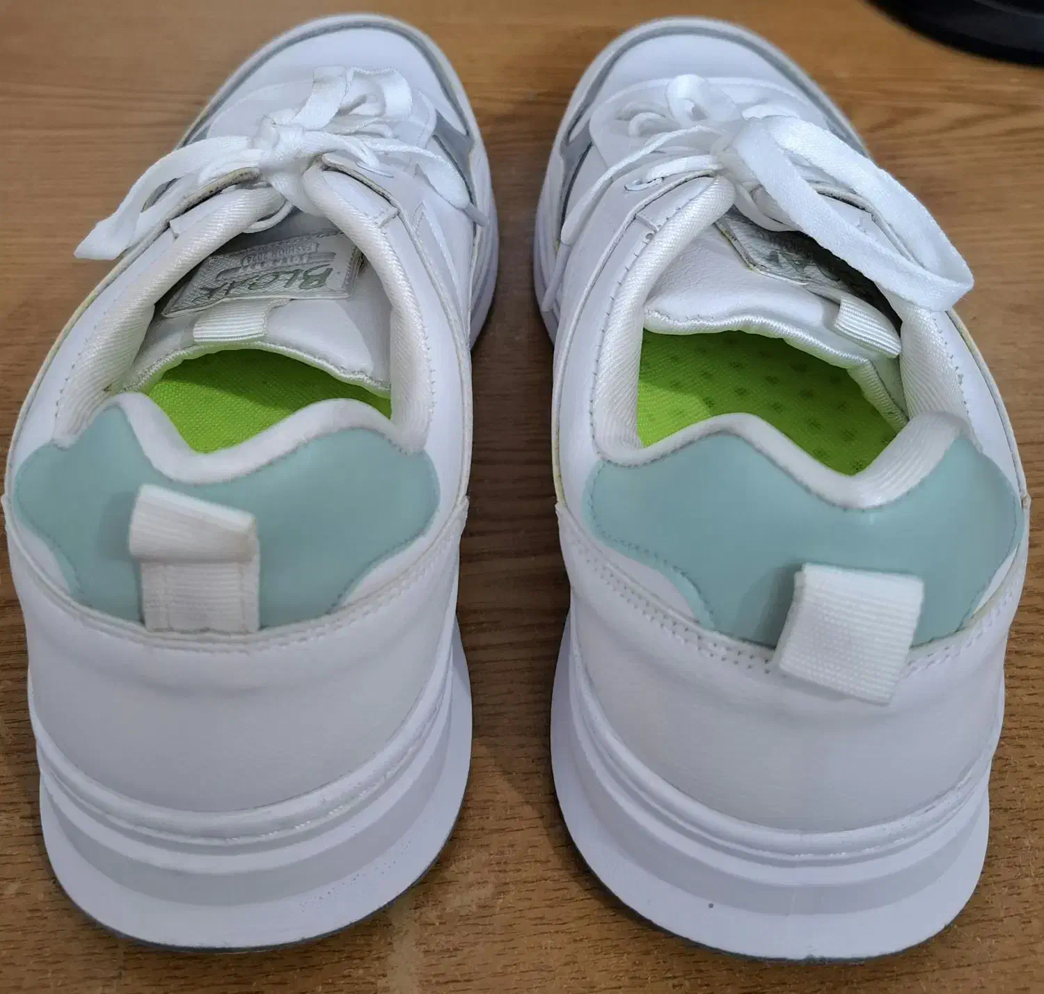 کتانی نو با تخفیف بالا|کیف، کفش، کمربند|بجنورد, |دیوار