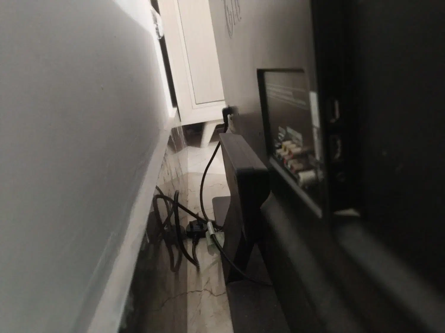 تلویزیون سالم نیاز ندارم میفروشم چون نو خریدم|تلویزیون و پروژکتور|قدس, شهرقدس|دیوار