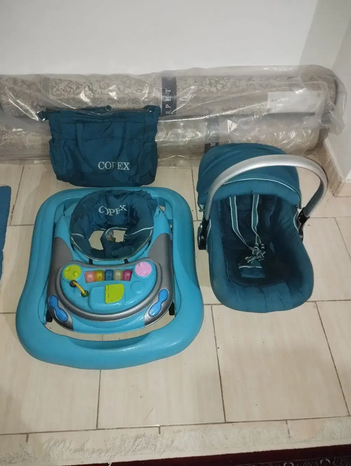 سرویس روروک،کریر،قنداق فرنگی|کالسکه و لوازم جانبی|صدرا-فارس, فاز ۱|دیوار