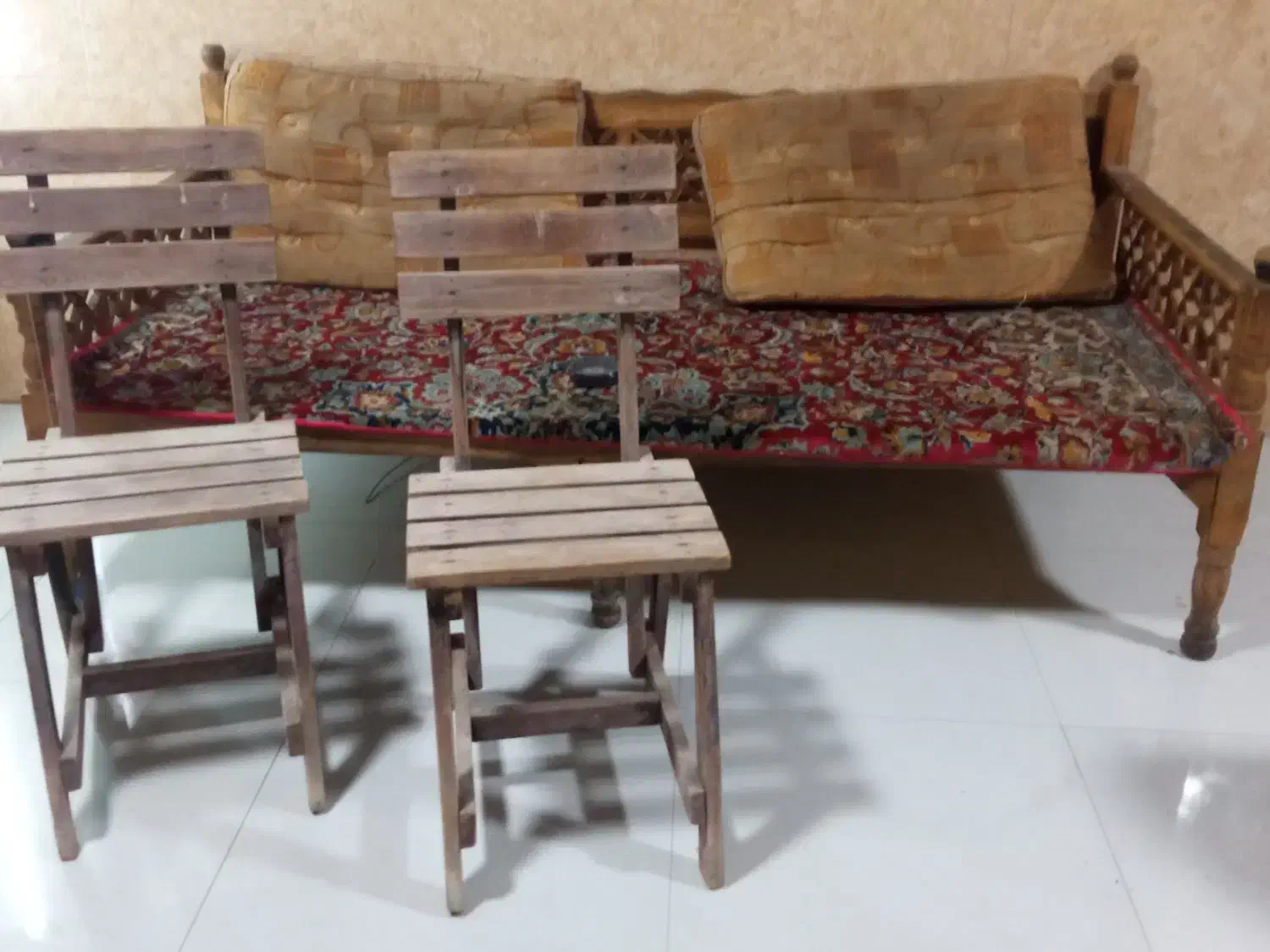 تخت صنتی صندلی چوبی|صندلی و نیمکت|بوشهر, |دیوار