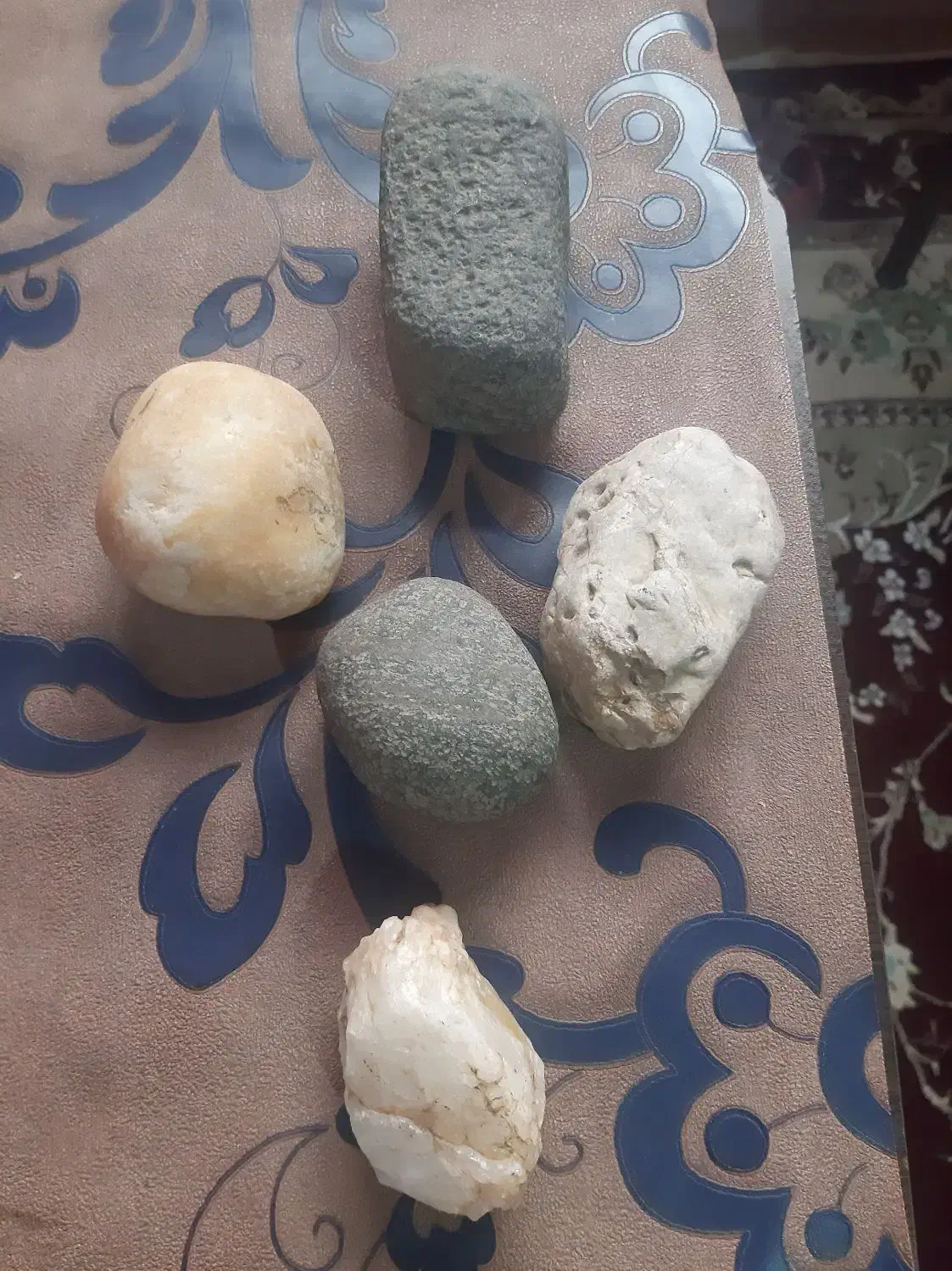 سنگ قیمتی.۴مدل هست.|کلکسیون اشیاء عتیقه|همدان, |دیوار