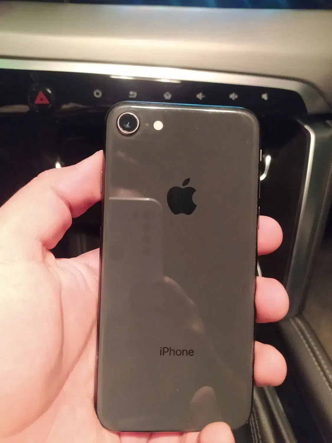 آیفون 8 تمیز باطری 100|موبایل|اصفهان, بهارانچی|دیوار