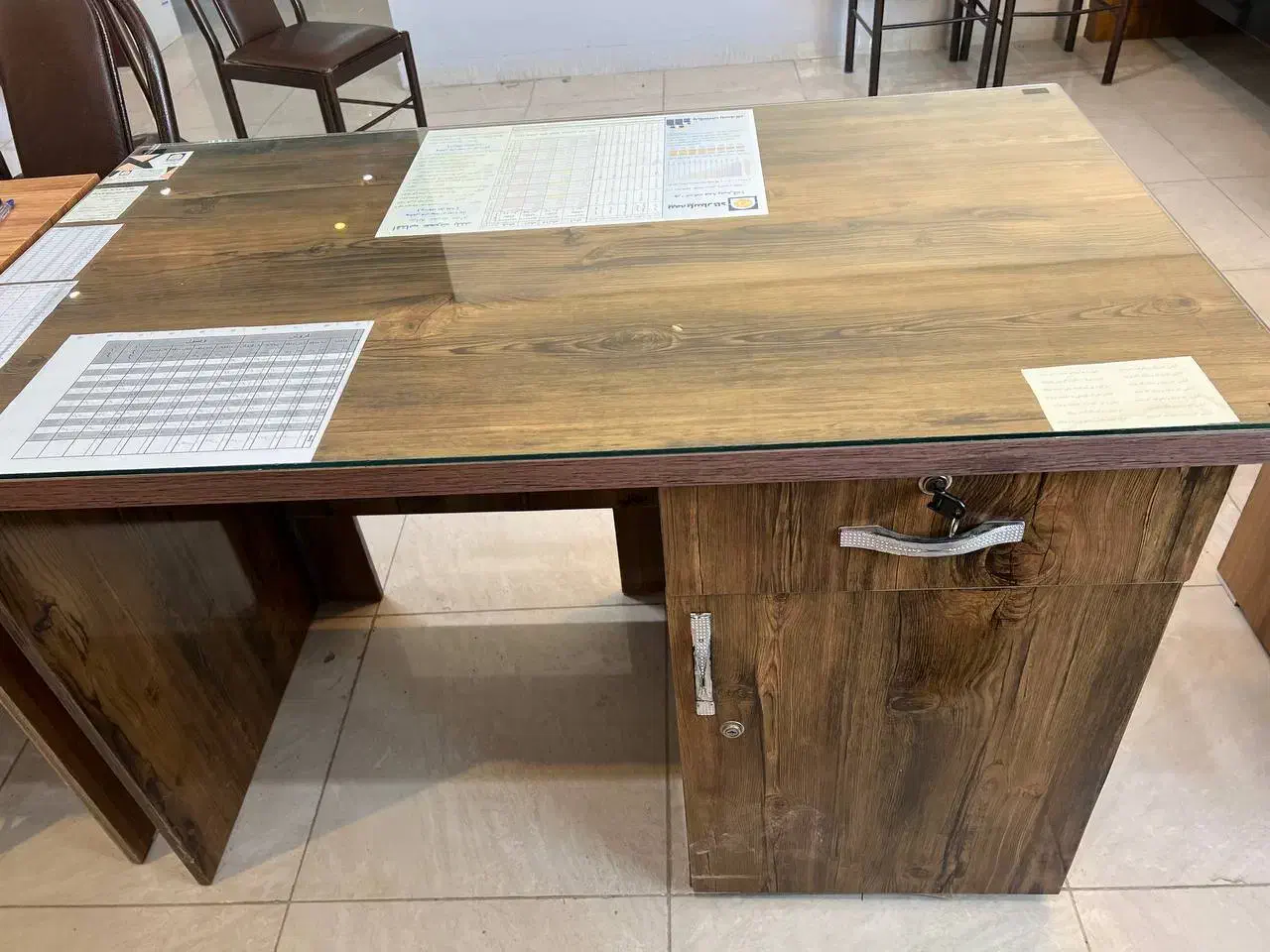 میز|مبلمان اداری|شیروان (خراسان), |دیوار