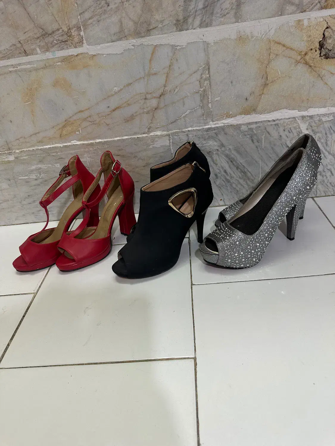 تعدادی کیف و کفش مجلسی|کیف، کفش، کمربند|ورامین, ورامین|دیوار