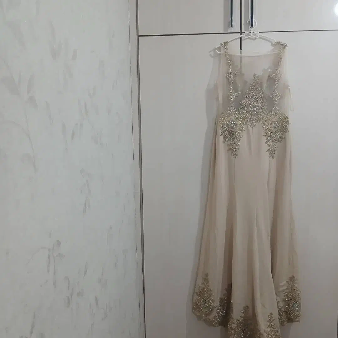 لباس مجلسی|لباس|سوسنگرد, |دیوار