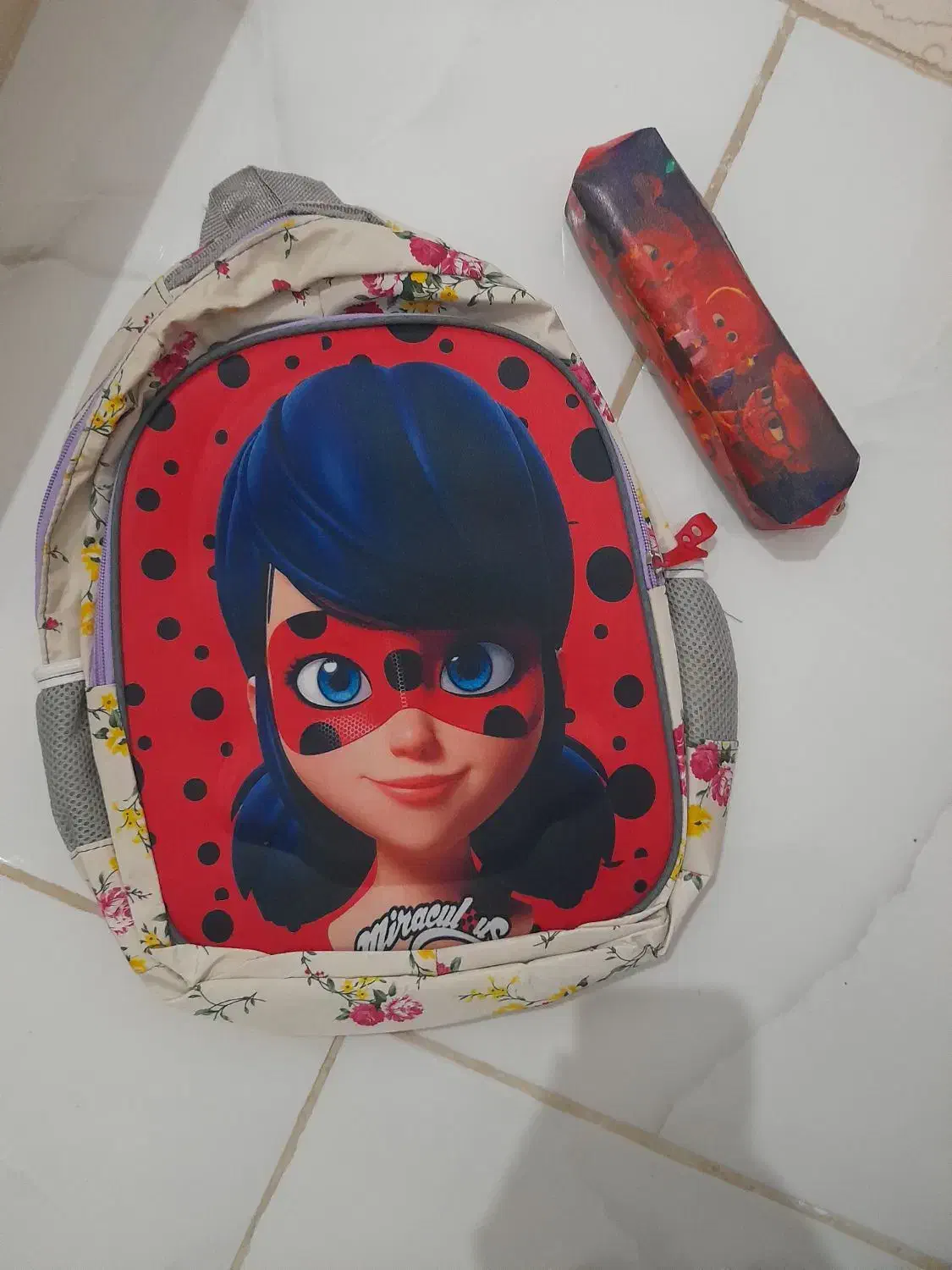 کیف مدرسه دخترونه|کیف، کفش، کمربند|مریوان, |دیوار