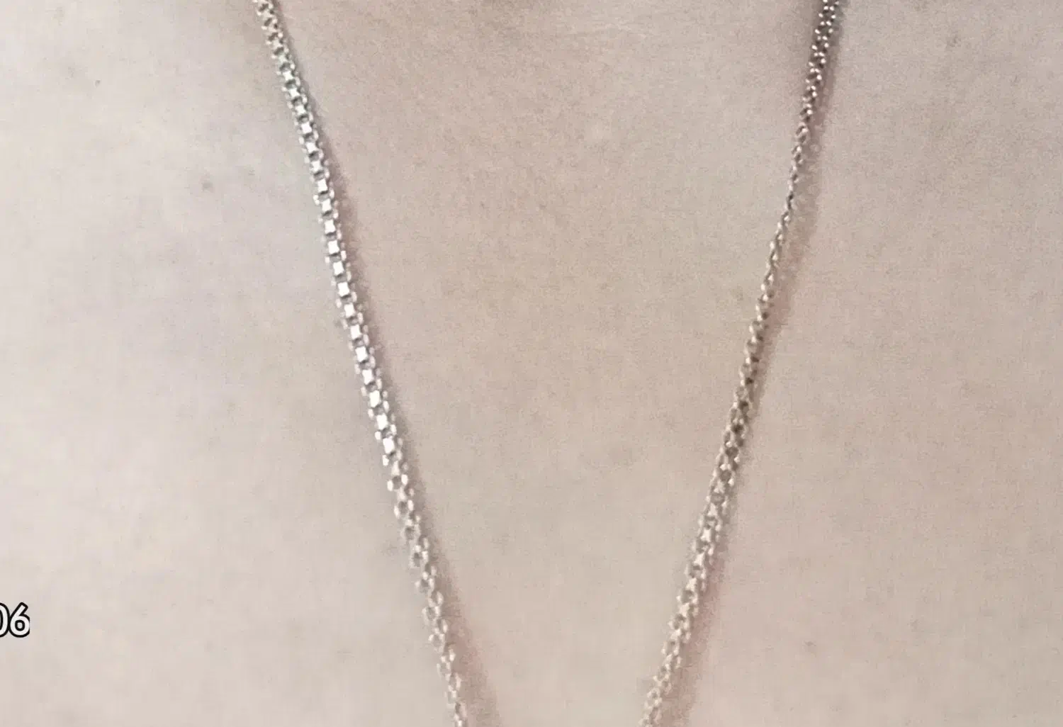 زنجیر طلای سفید|جواهرات|میانه, |دیوار