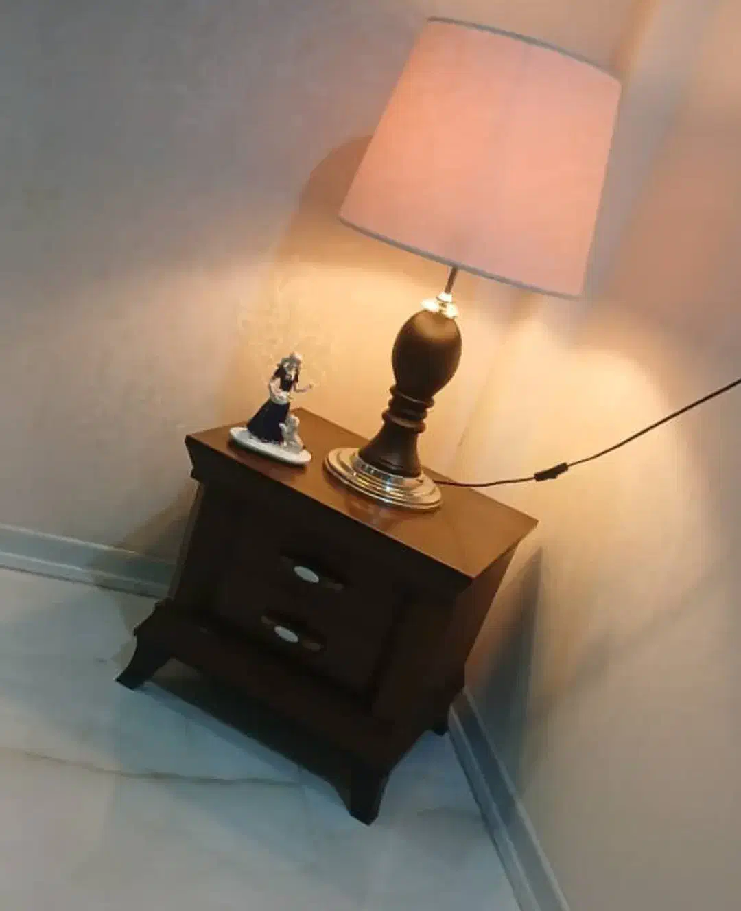 آباژور تمیز و شیک و چوبی فلز|چراغ خواب و آباژور|اهواز, آریاشهر|دیوار