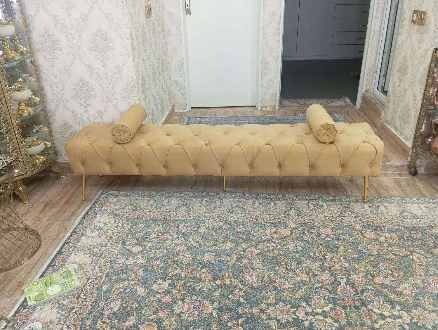 نونو بخاطر کمبود جافوری|صندلی و نیمکت|بهارستان, |دیوار