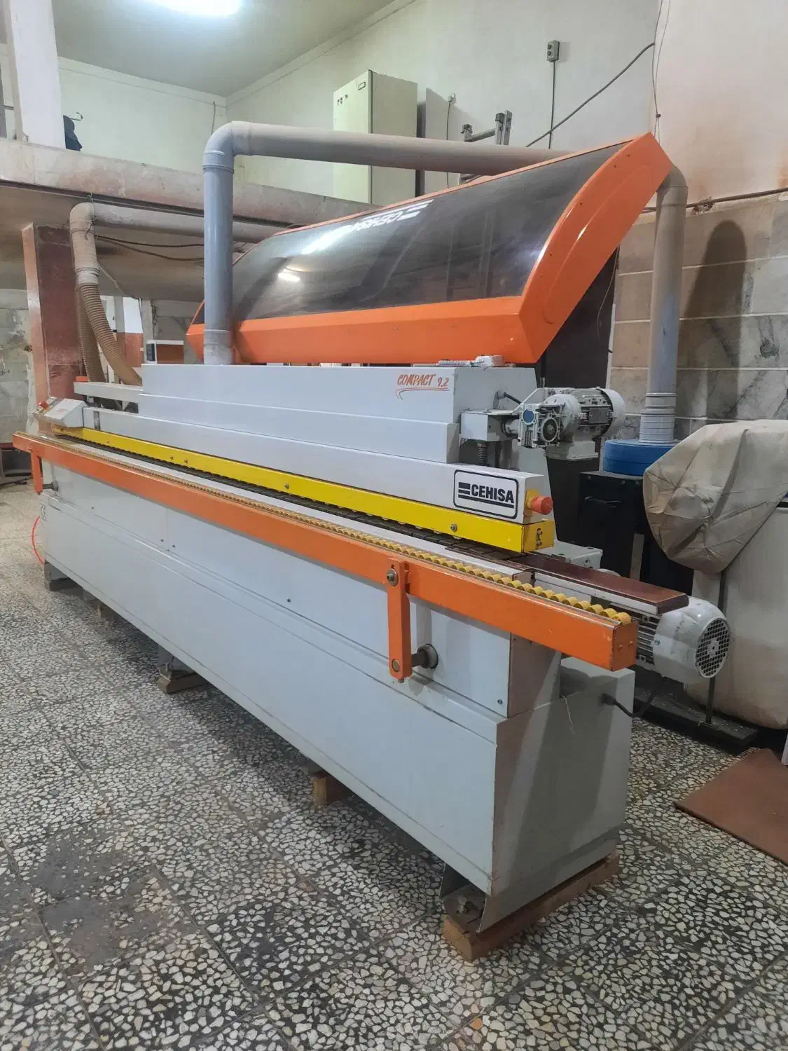 لبه چسبان اسپانیایی چیسا|ماشین‌آلات صنعتی|کرج, حصارک پایین|دیوار