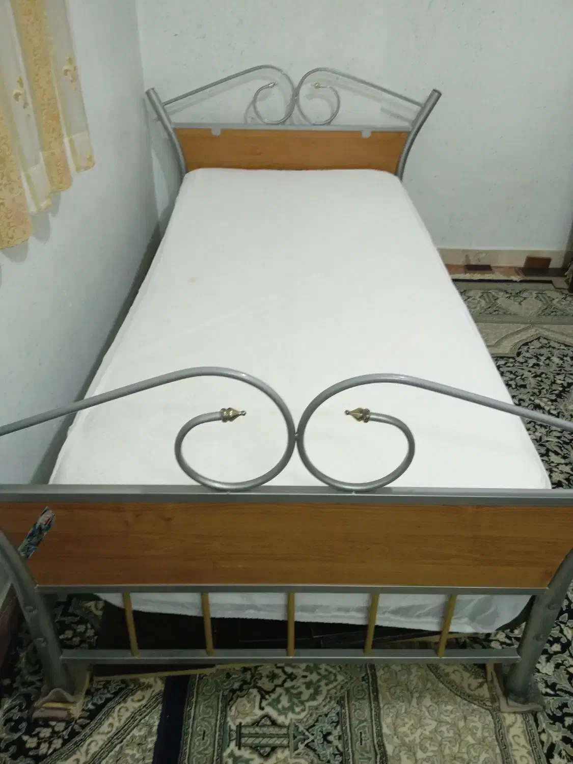 تخت|تخت و سرویس خواب|بروجرد, |دیوار