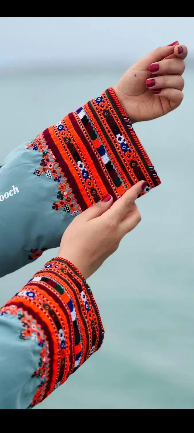 دوچگر گورکش|لباس|ایرانشهر, |دیوار