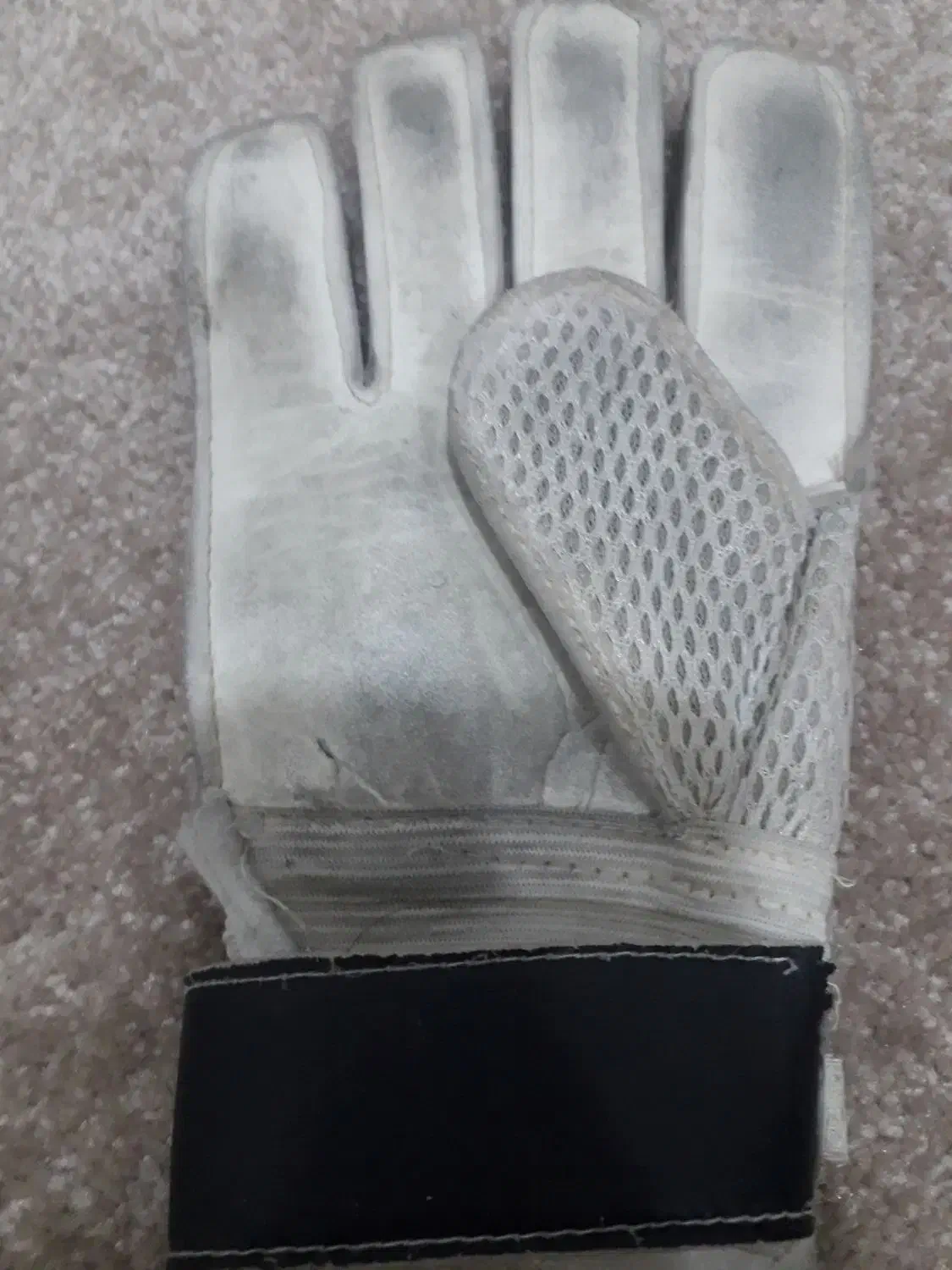 دستکش دروازه بان|ورزش‌های توپی|اهواز, شهرک دانشگاه|دیوار