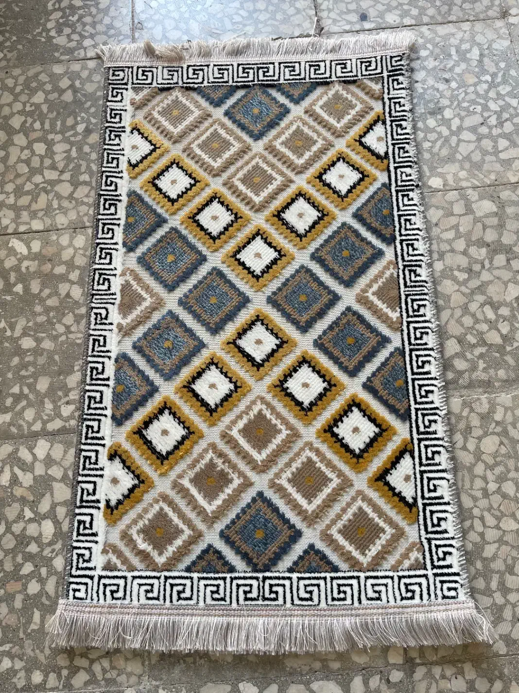 پادری فانتزی|پادری|آران و بیدگل, |دیوار