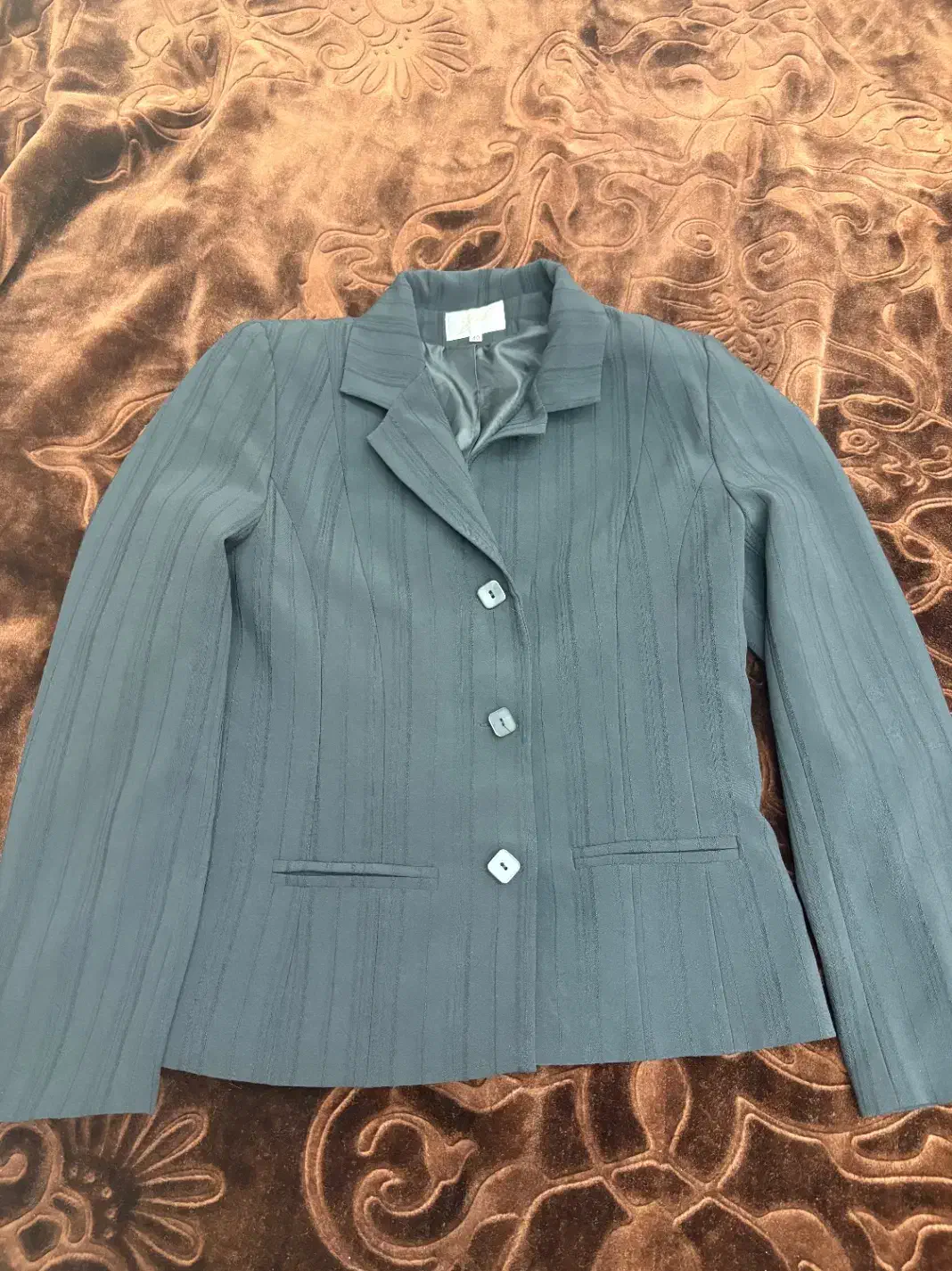 کاپشن|لباس|شیراز, جانبازان|دیوار