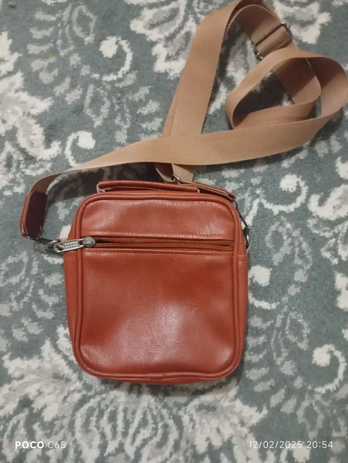 کیف چرمی|کیف، کفش، کمربند|فومن, |دیوار