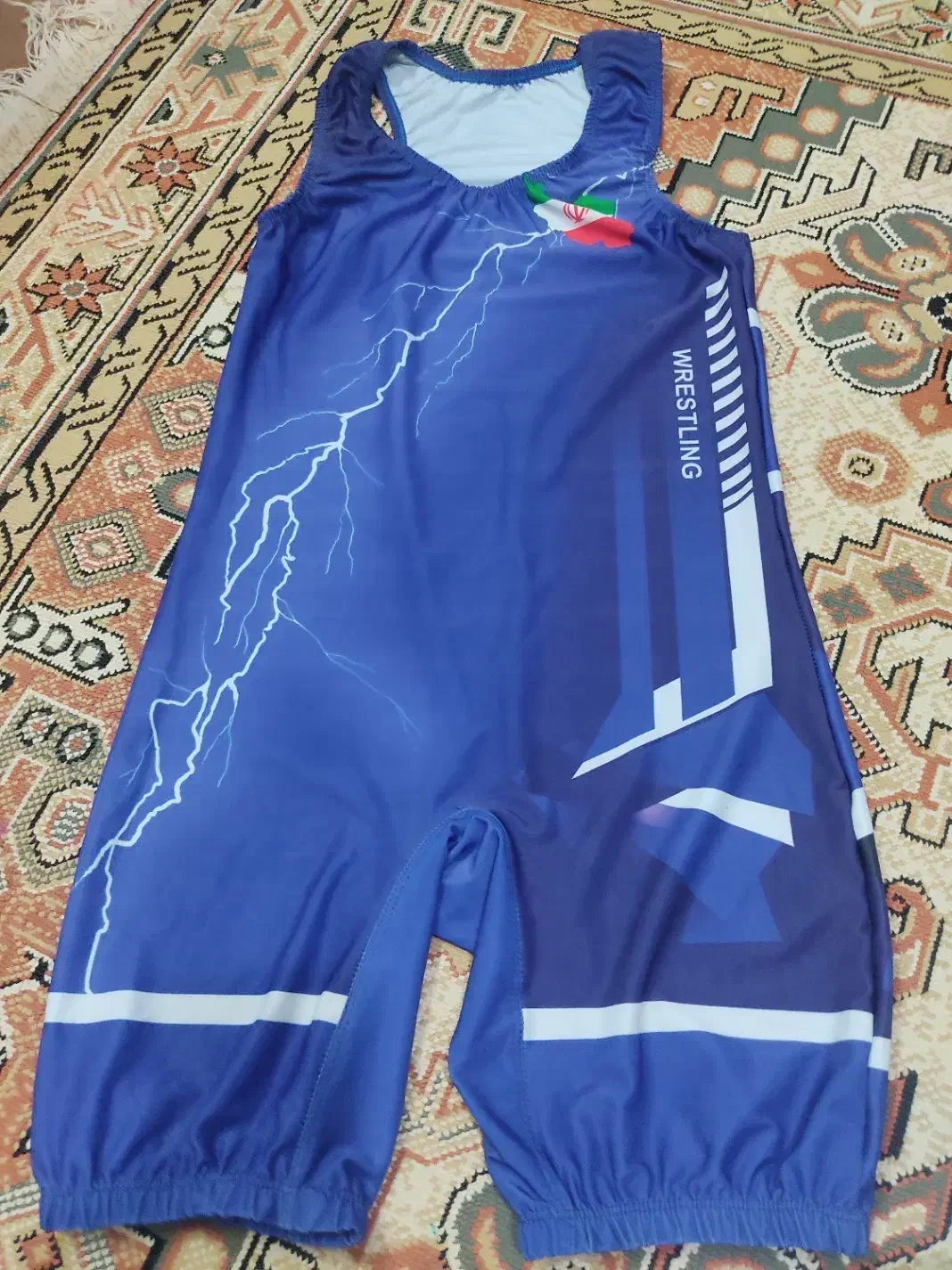 لباس ورزشی کشتی و کفش کشتی|تجهیزات ورزشی|قم, نخودی|دیوار