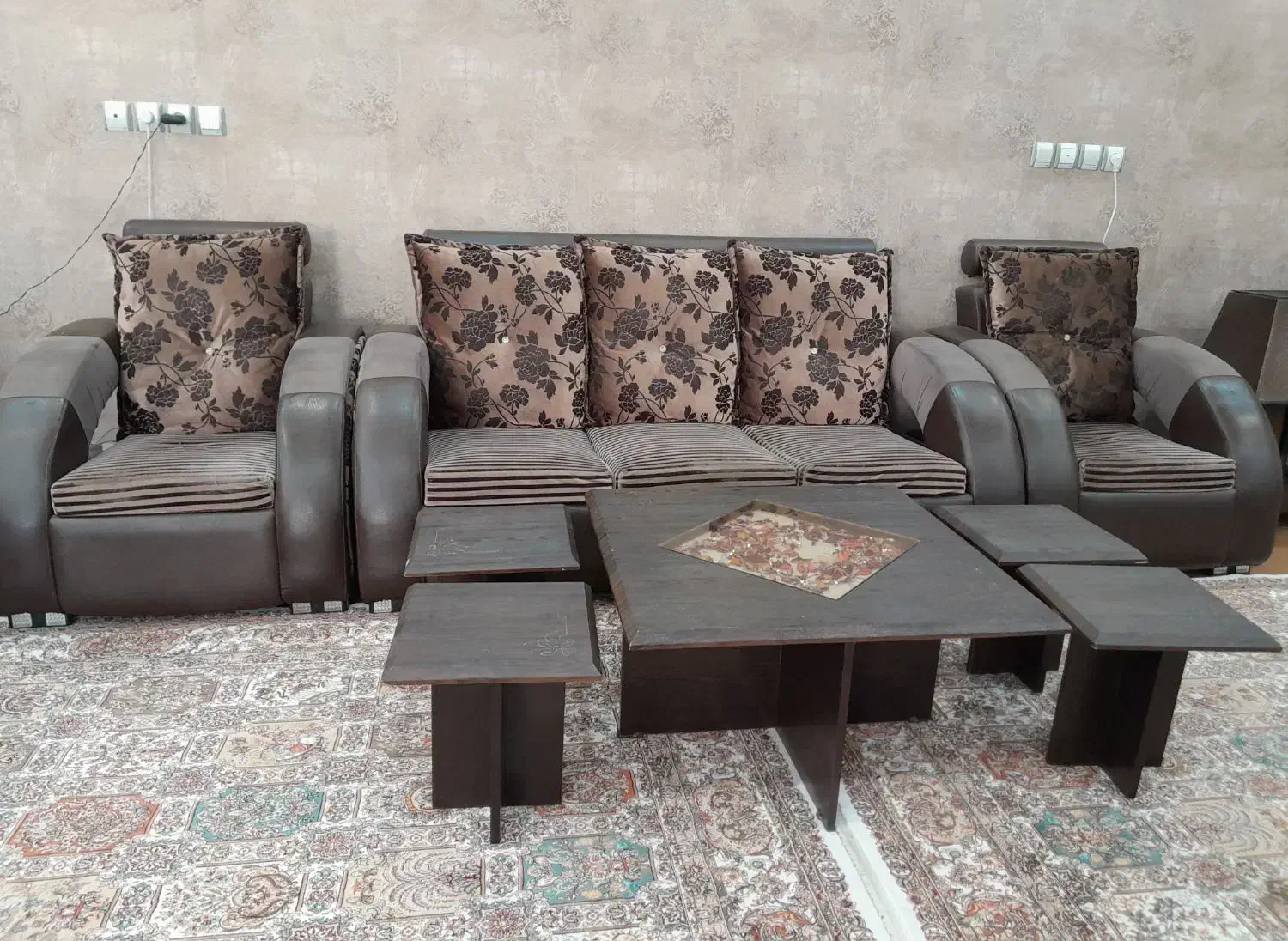 مبل راحتی ۷ نفره با جلومبلی|مبلمان خانگی و میز عسلی|بیرجند, |دیوار