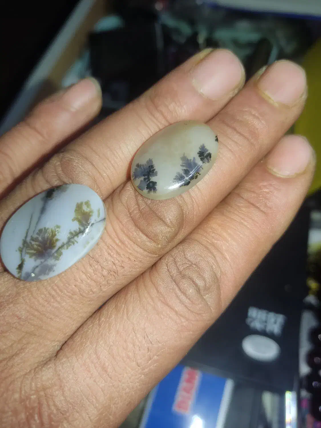 سنگ شجر|جواهرات|قم, قلعه یزدیها|دیوار