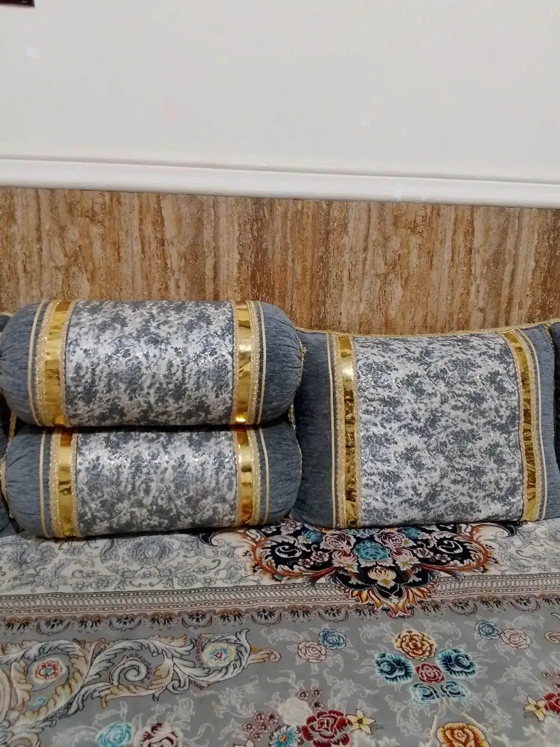 بالشت و پشتی سلطنتی|پشتی|شیراز, شاپورجان|دیوار