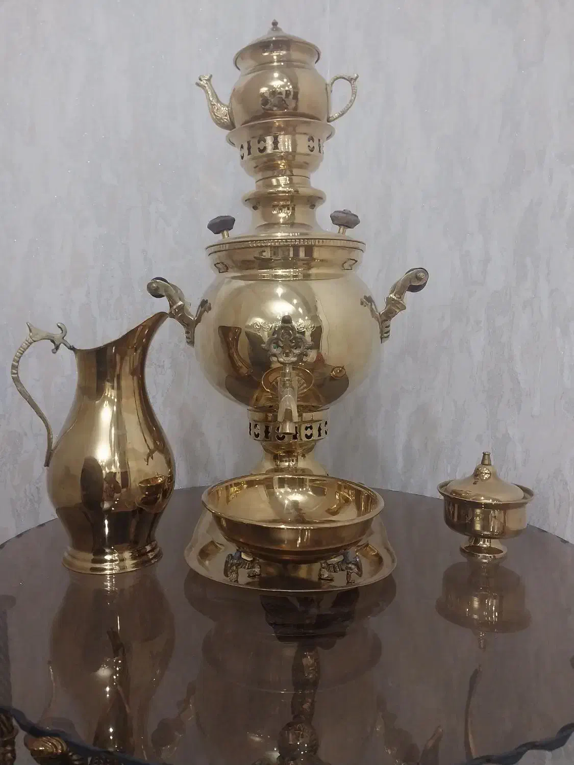 میز برنزو سماور وپارچ برنز|مبلمان خانگی و میز عسلی|ملایر, |دیوار
