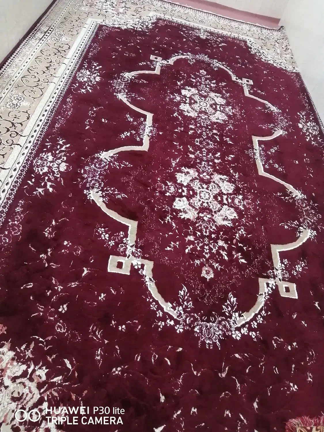 فرش در حد نو|فرش|لار, |دیوار