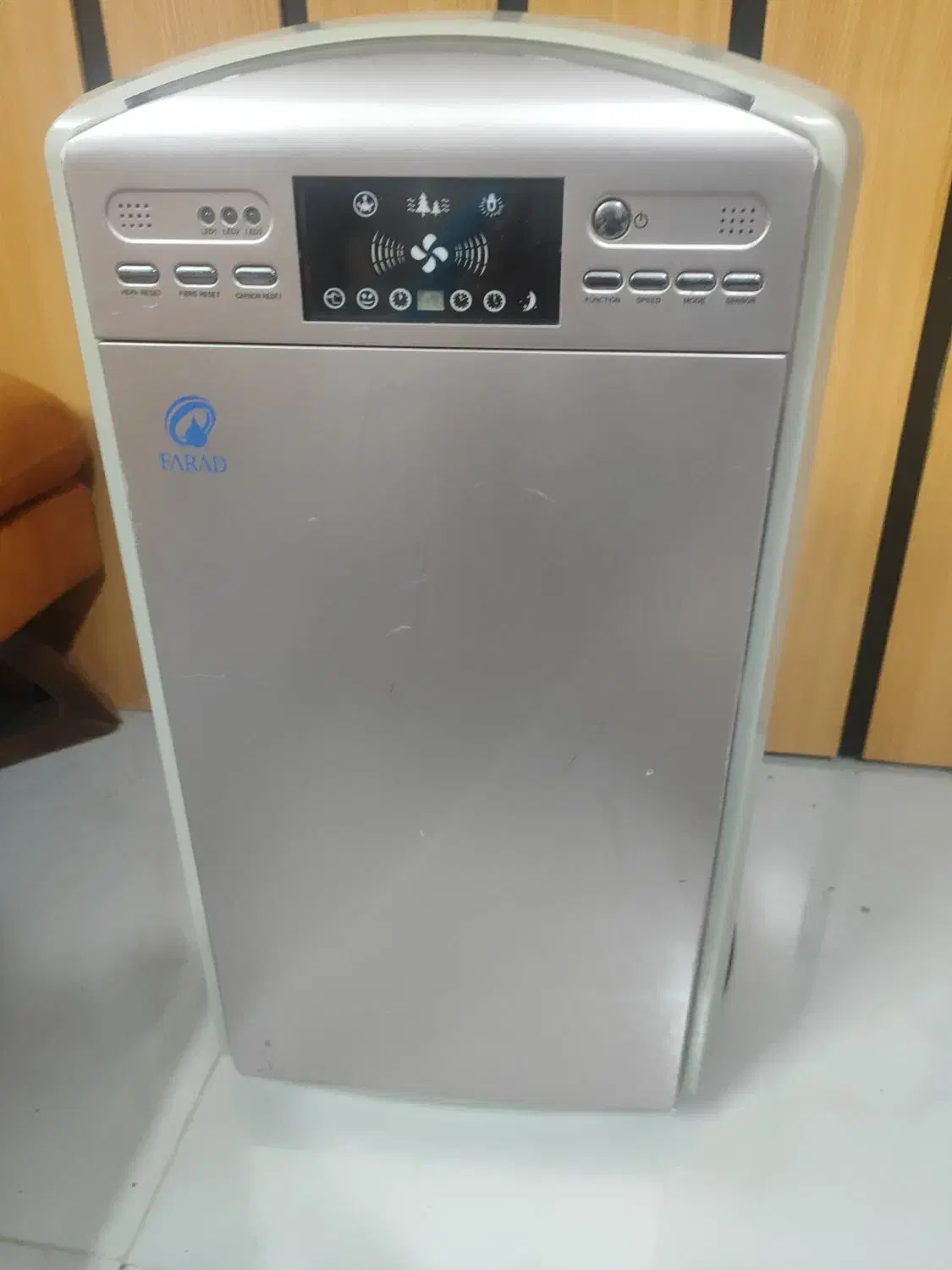 دستگاه تصفیه هوا|پنکه و تصفیه‌کنندهٔ هوا|صدرا-فارس, فاز ۲|دیوار