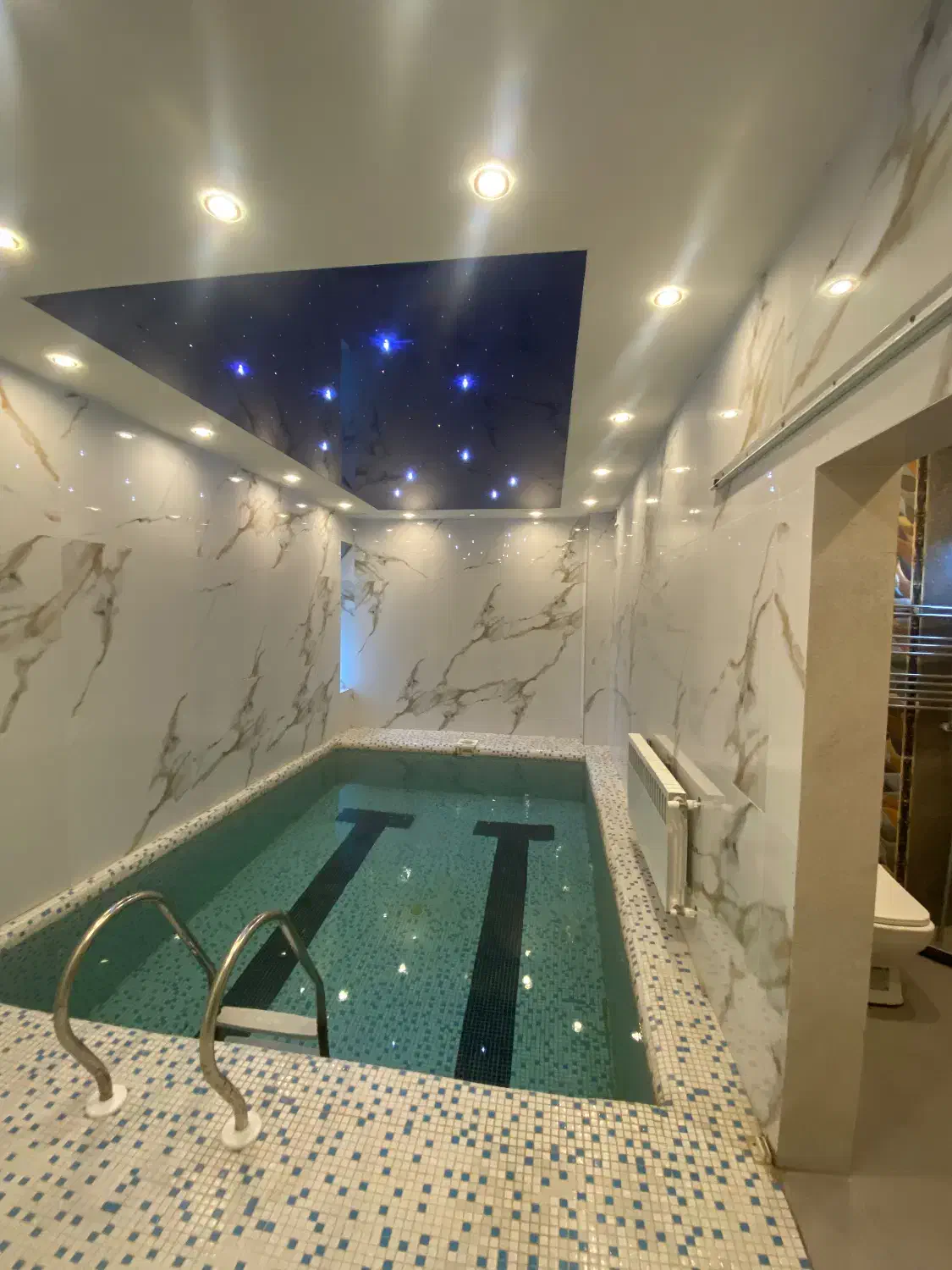 ویلا استخردار فوق لاکچری ۴ خواب|اجارهٔ کوتاهمدت ویلا و باغ|نور, |دیوار