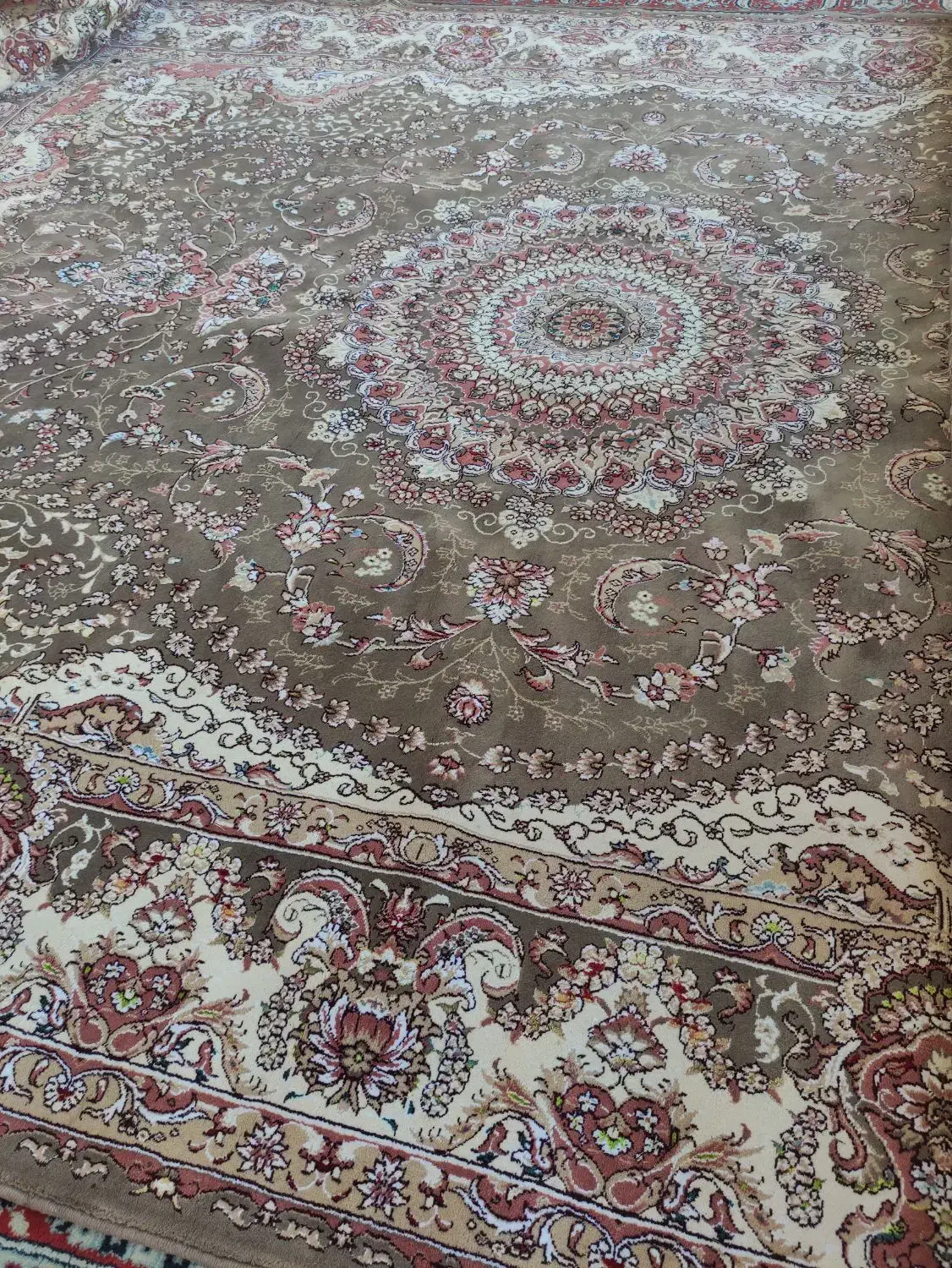 دو عدد فرش 12متری به قیمت هر کدام شش میلیون تومان|فرش|قائم‌شهر, |دیوار