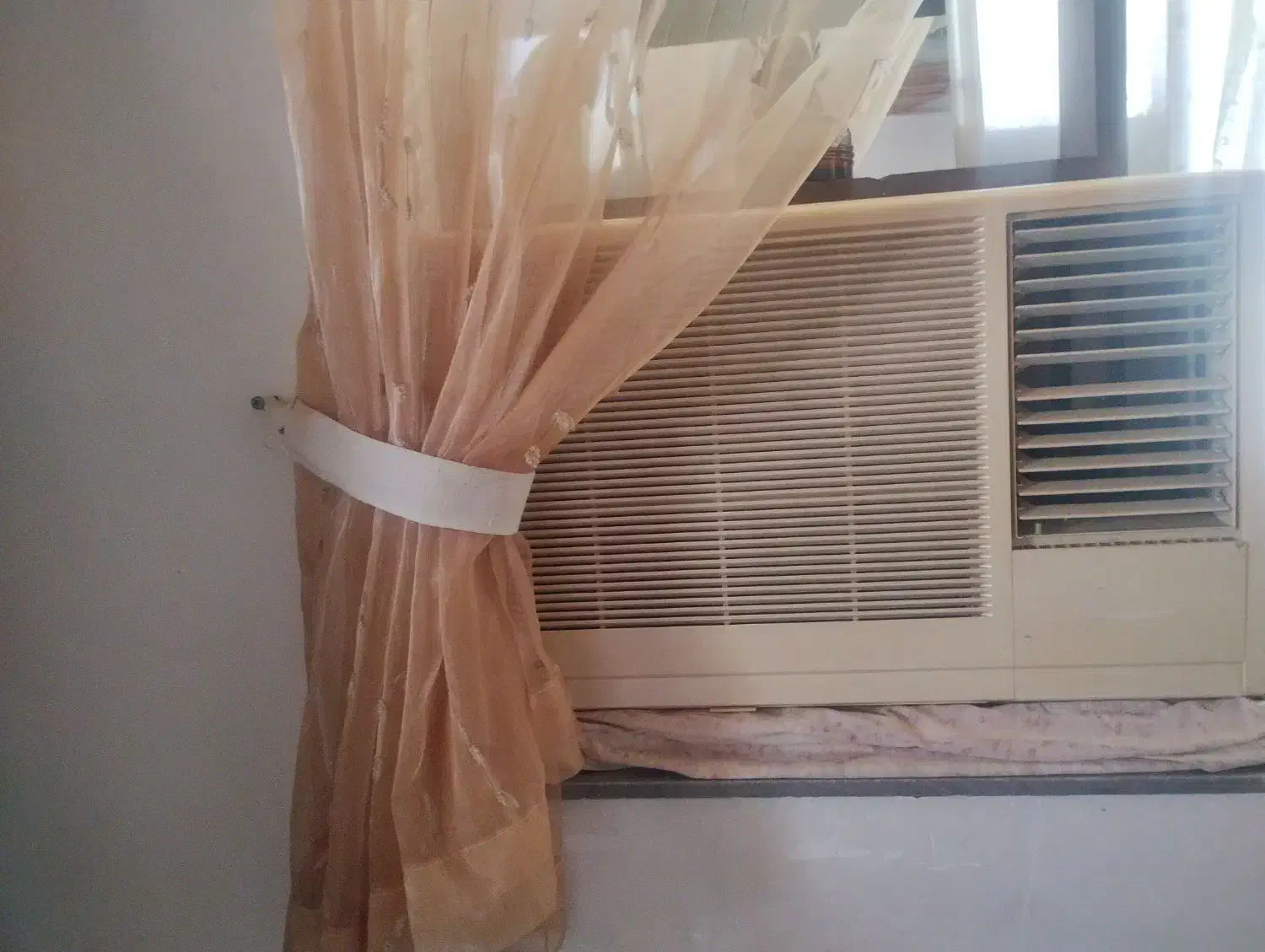 کولر گازی پنجره ای توشیبا RAC-18N-AR4|کولر گازی و فن‌کوئل|رشت, جانبازان|دیوار