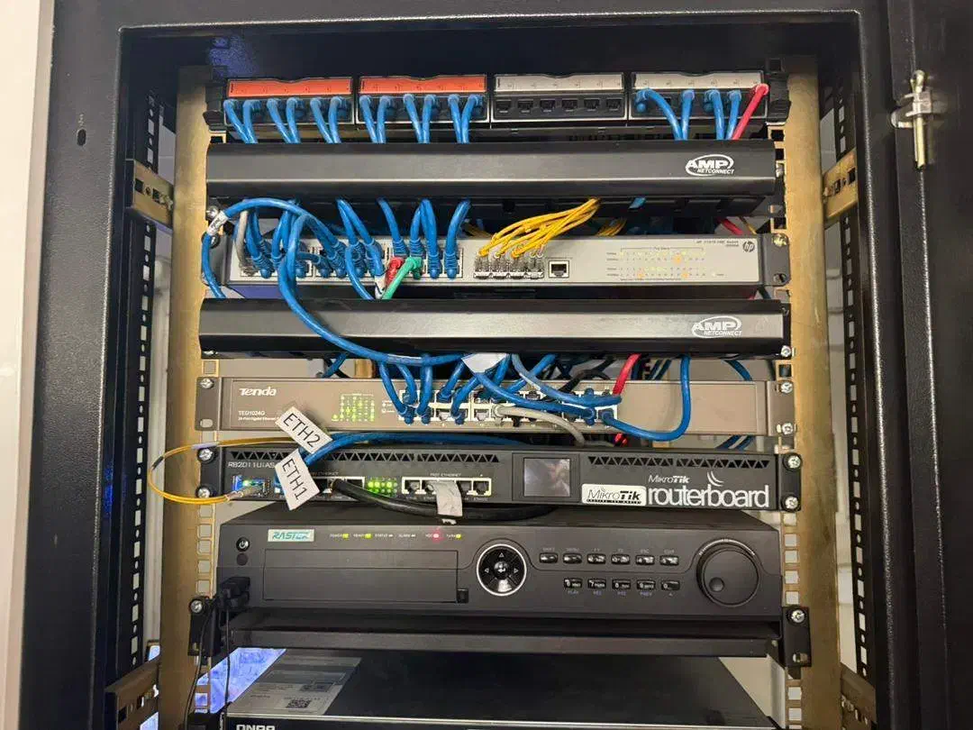 اینترنت و پهنای باند اختصاصی|خدمات رایانهای و موبایل|شیراز, عفیفآباد|دیوار