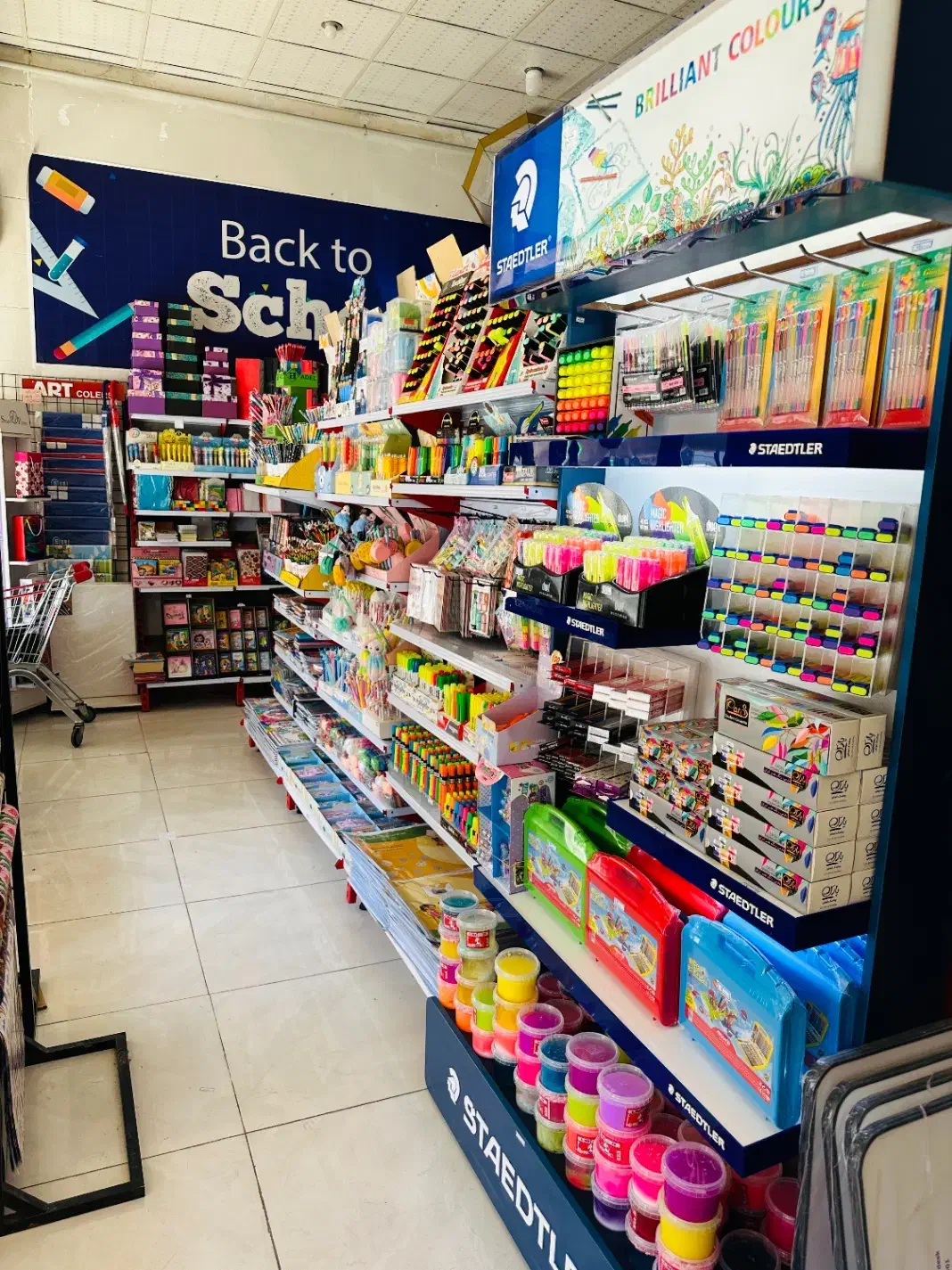 فروشنده خانم در نوشت افزار|استخدام خدمات فروشگاه و رستوران|زنجان, |دیوار