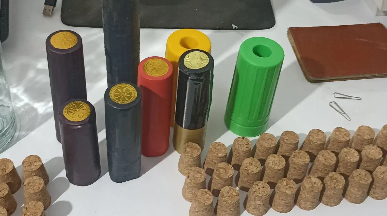 بطری شیشه ای .چوب پنبه.کاپ حرارتی.چوب پنبه زن|ظروف نگهدارنده، پلاستیکی، یک‌بارمصرف|گرگان, |دیوار