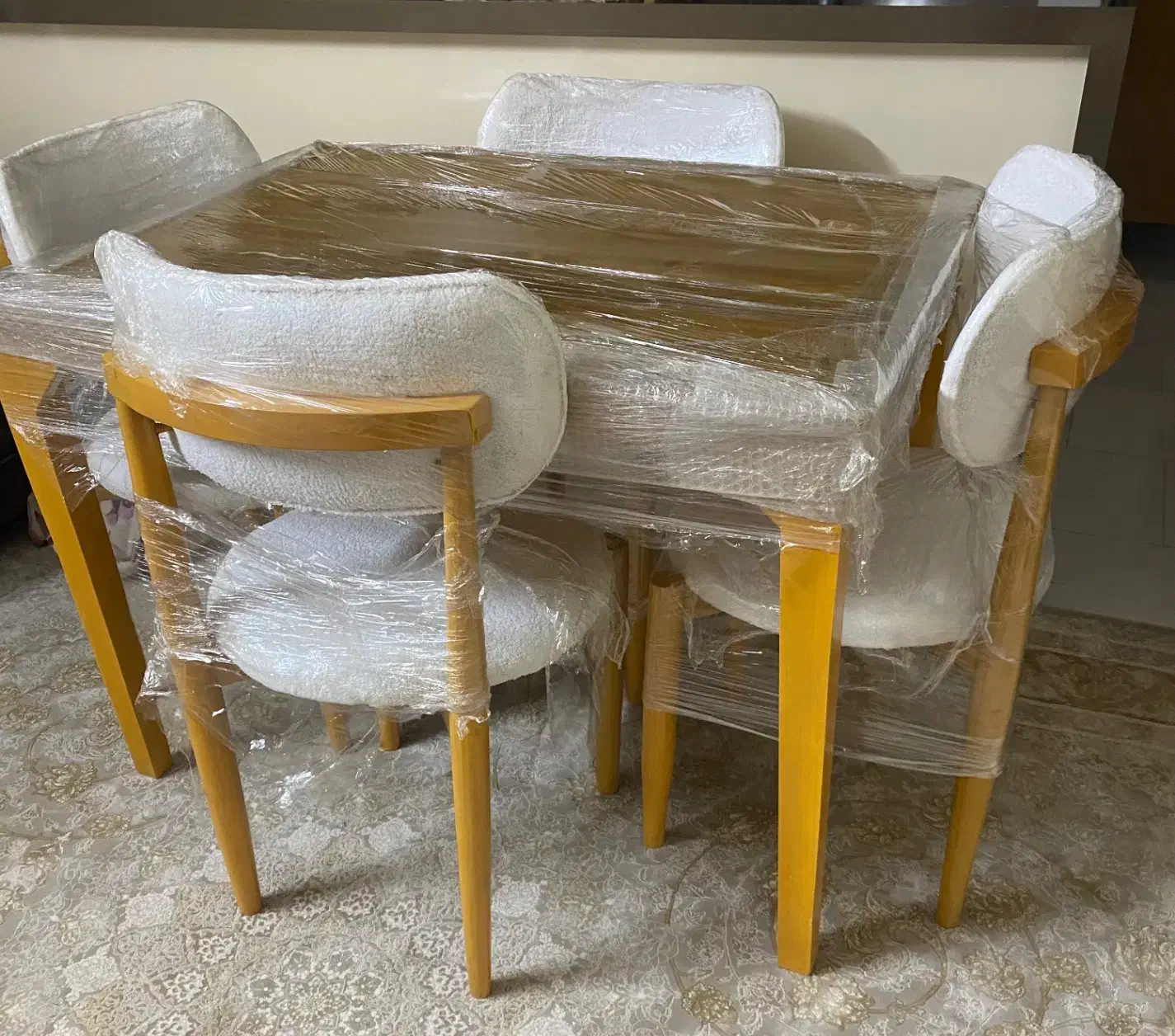 میز غذاخوری ۴ نفره آکبند با پارچه تدی|میز و صندلی غذاخوری|قوچان, |دیوار