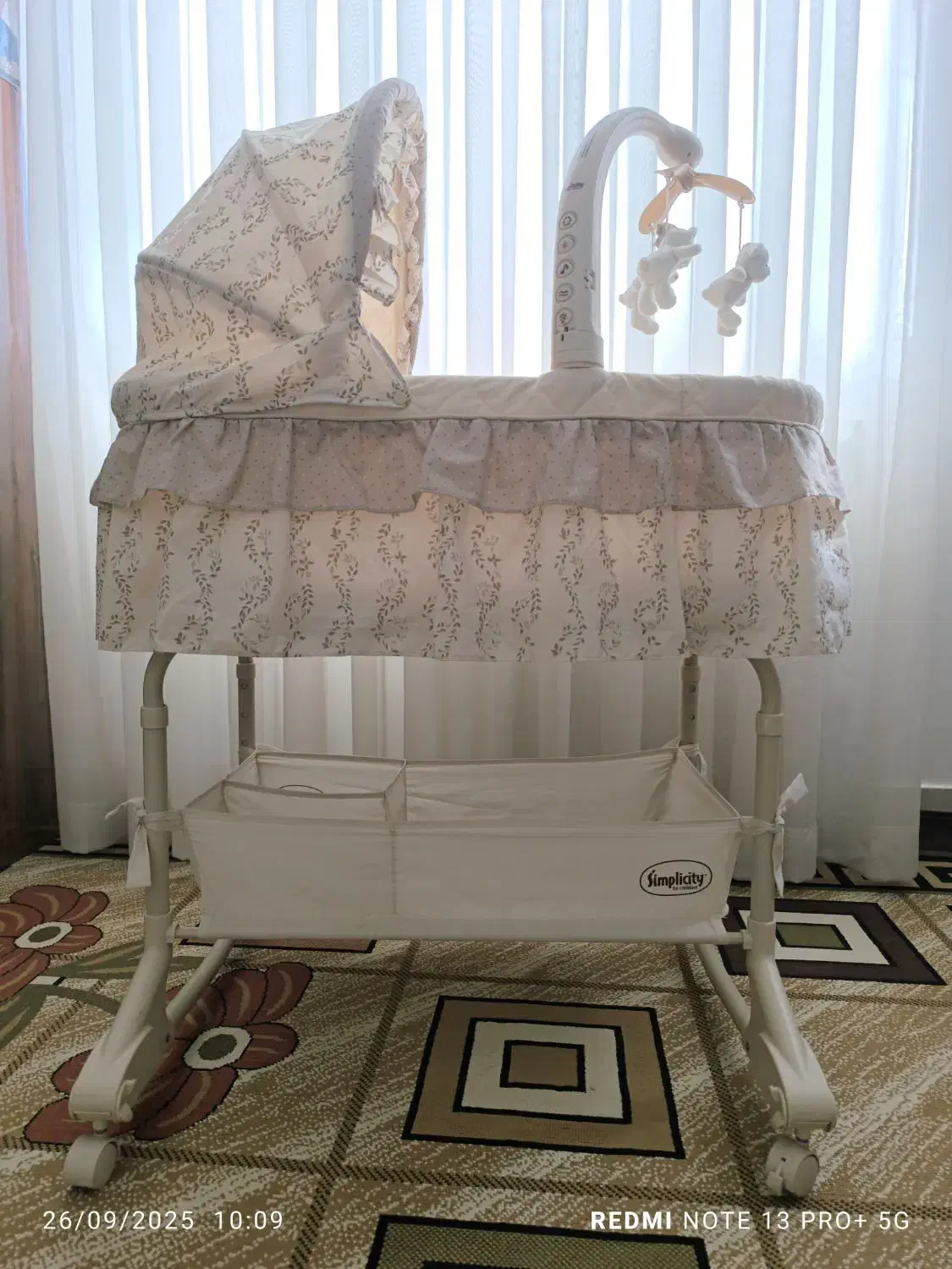 گهواره و تخت کنار مادر سیمپلیسیتی،درحد نو|تخت و صندلی بچه|شاهینشهر, شهرک میلاد|دیوار