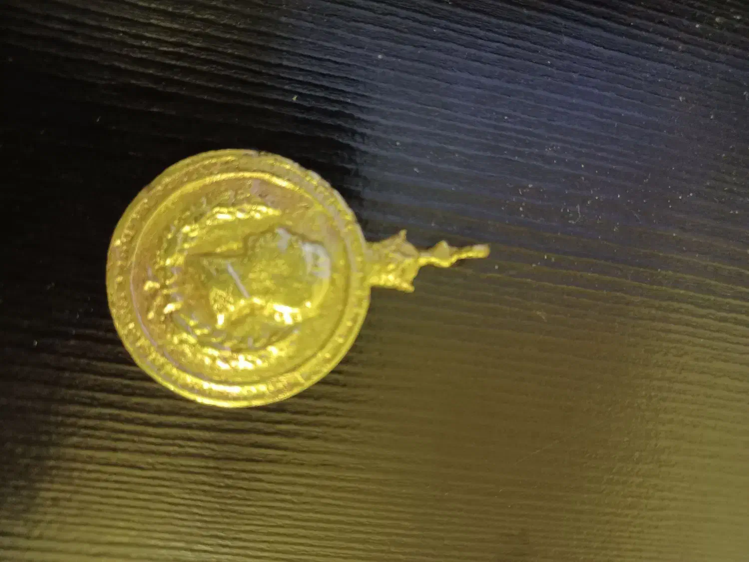 یادبود شاهی اویز گردنی|کلکسیون اشیاء عتیقه|قم, قم نو|دیوار