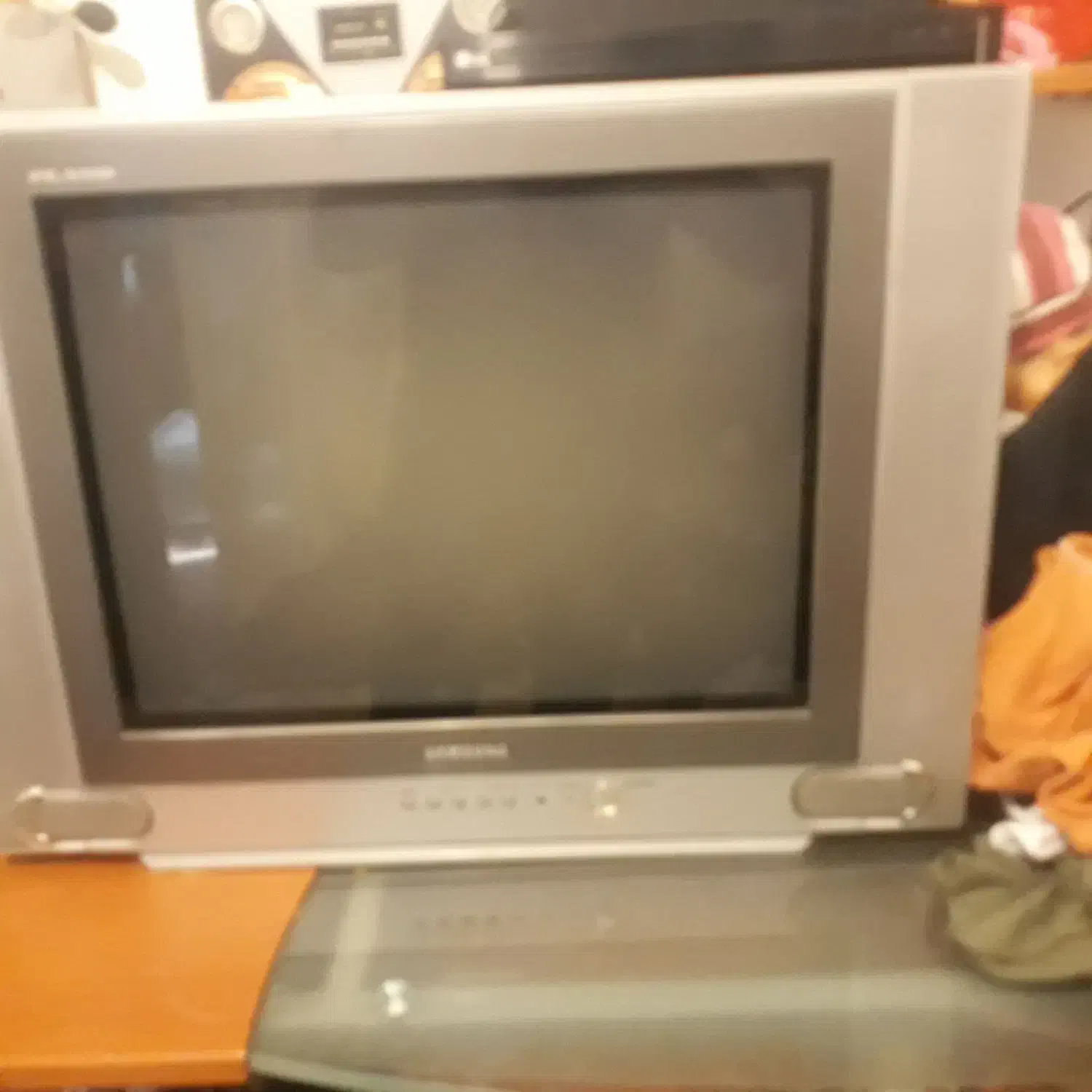 تلویزیون ۲۱ اینچ سالم|تلویزیون و پروژکتور|فردیس, شهرک ۱۱۰|دیوار